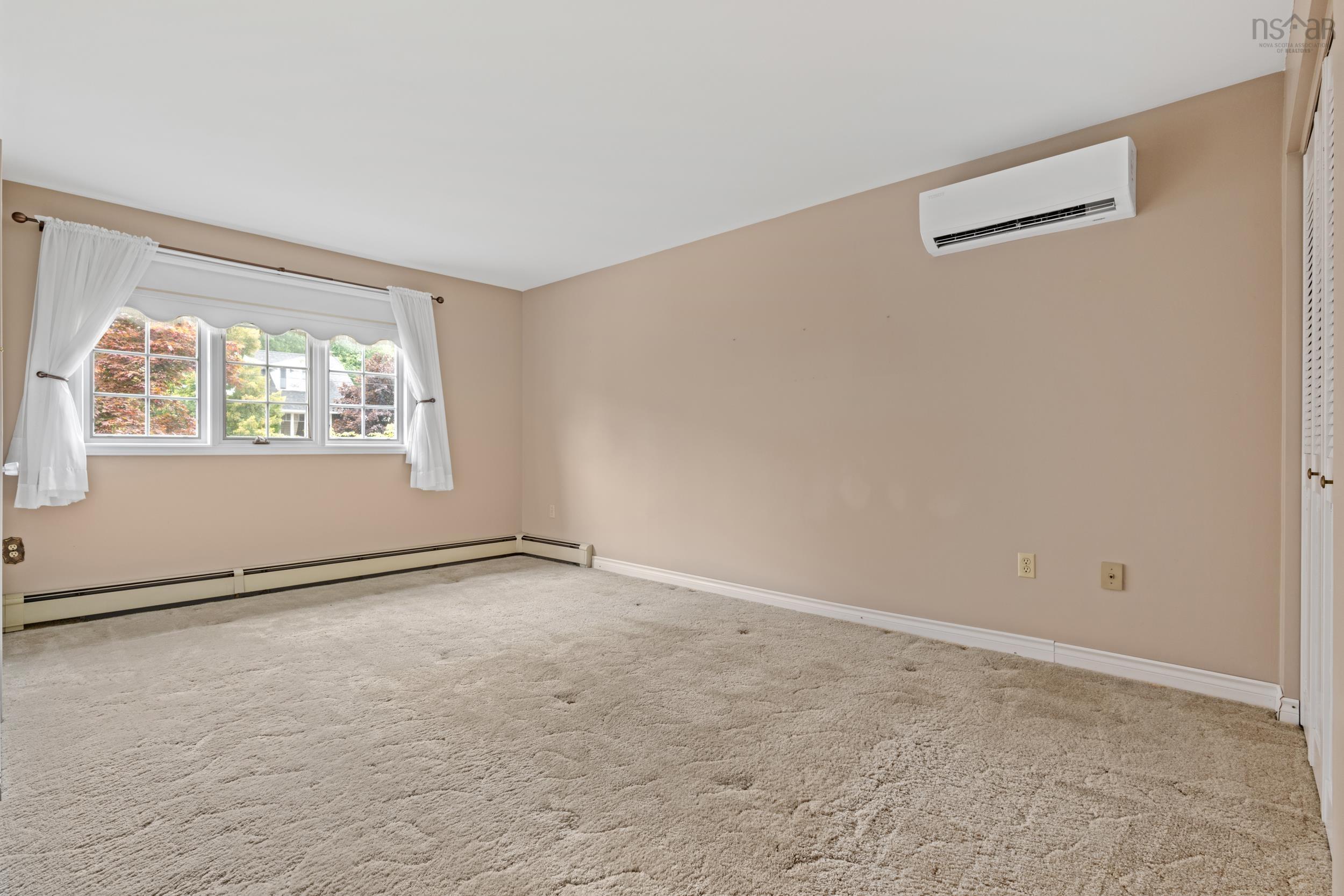 $799,900.00: 52 Forest Road, Dartmouth