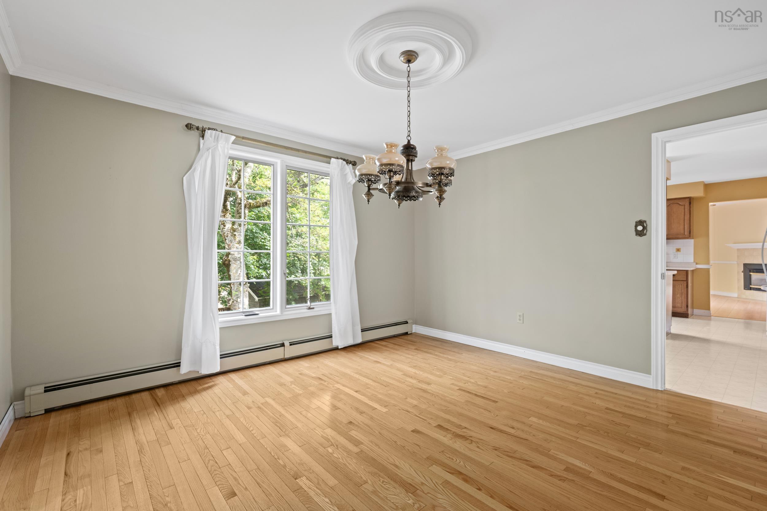 $799,900.00: 52 Forest Road, Dartmouth