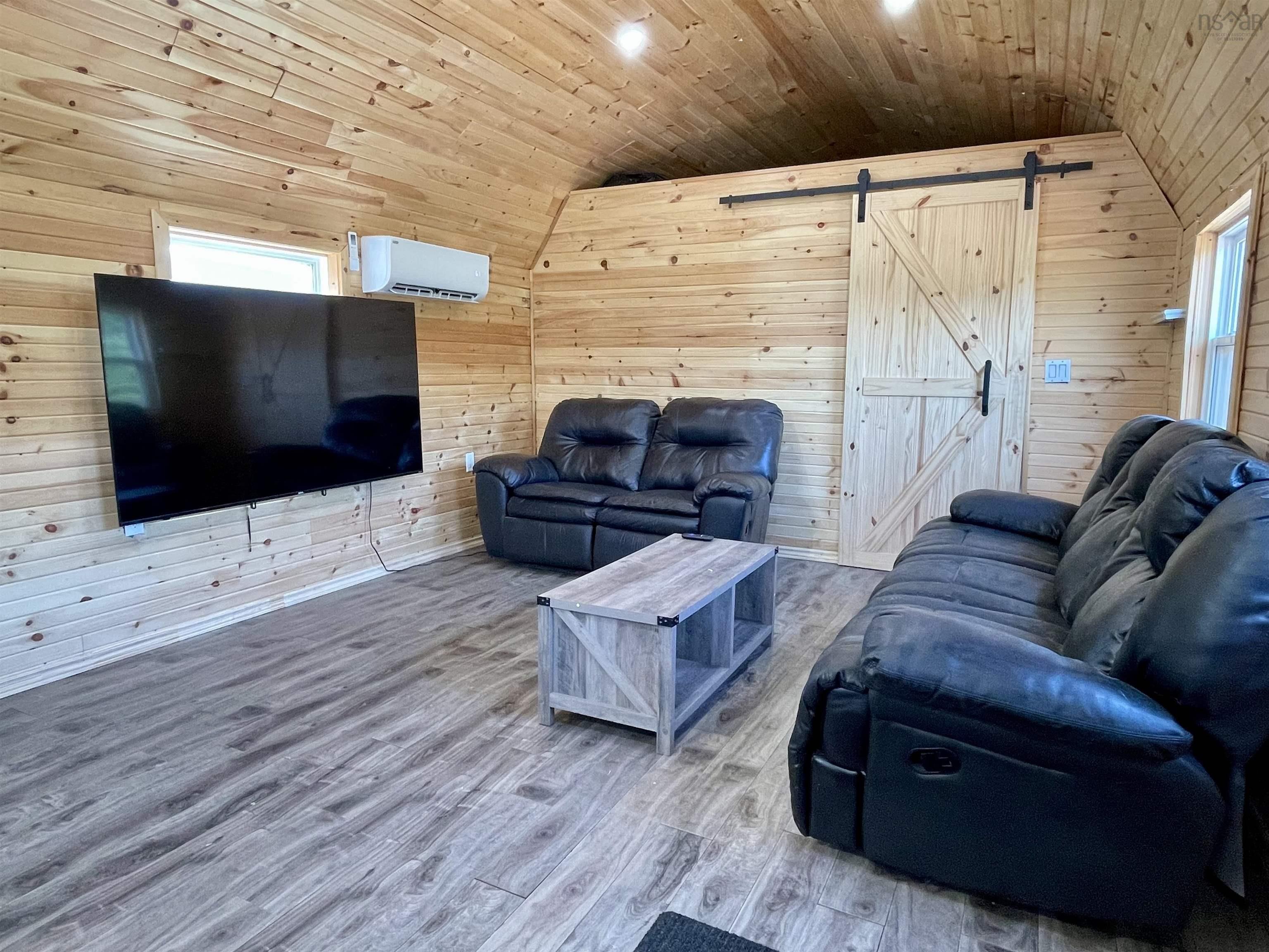 $185,000.00: 2432 Apple River Road, Apple River