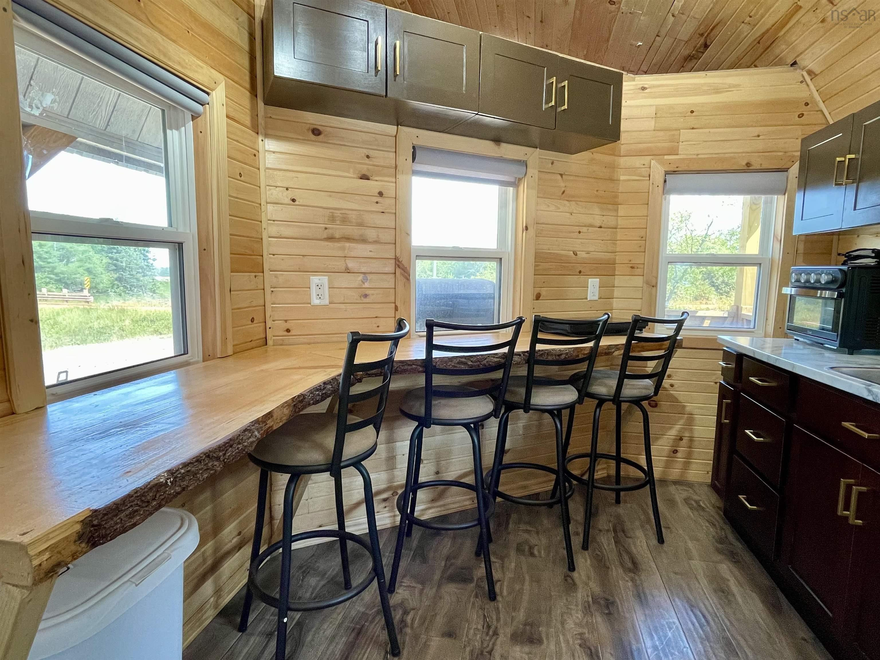 $185,000.00: 2432 Apple River Road, Apple River