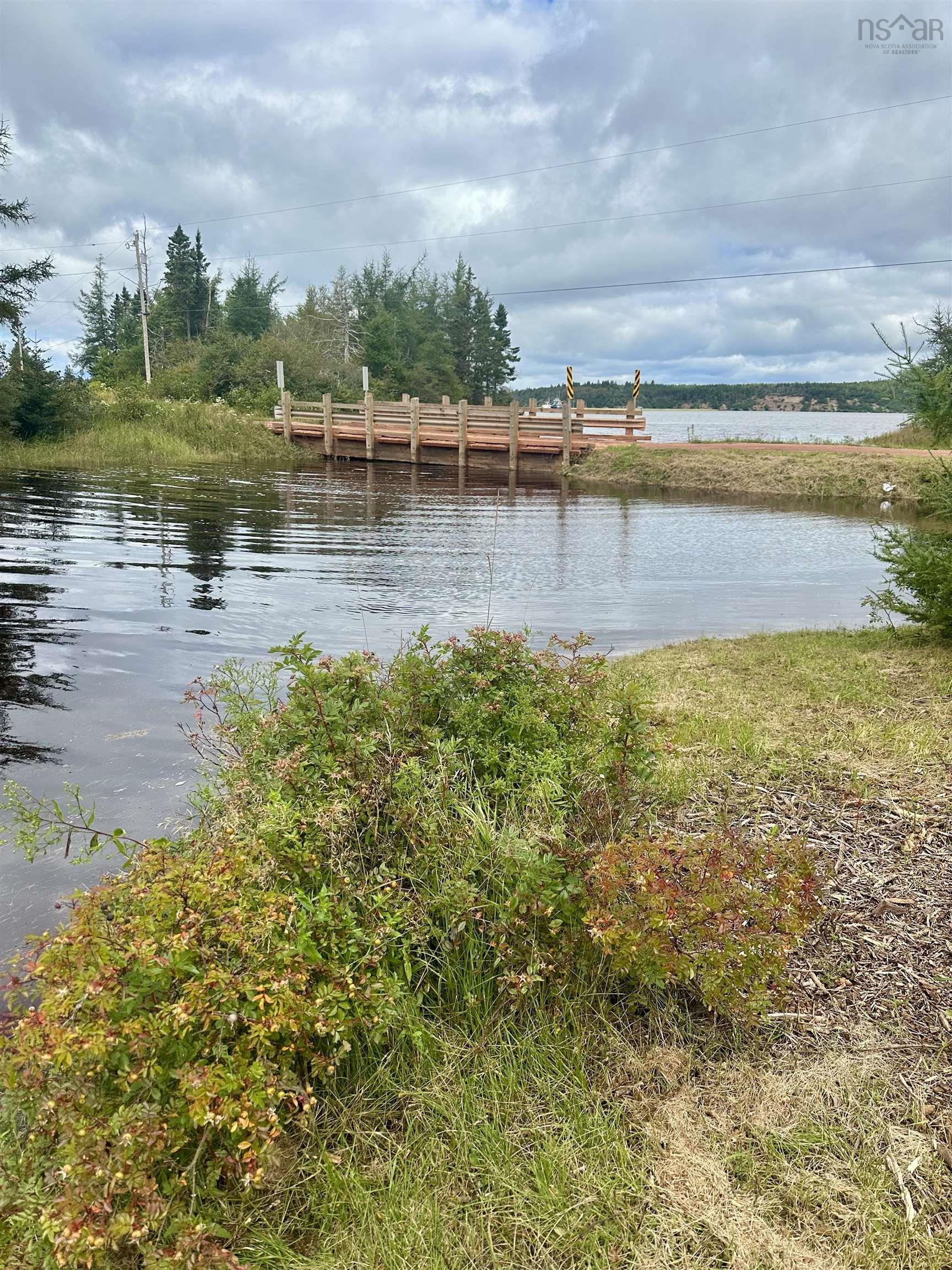 $185,000.00: 2432 Apple River Road, Apple River