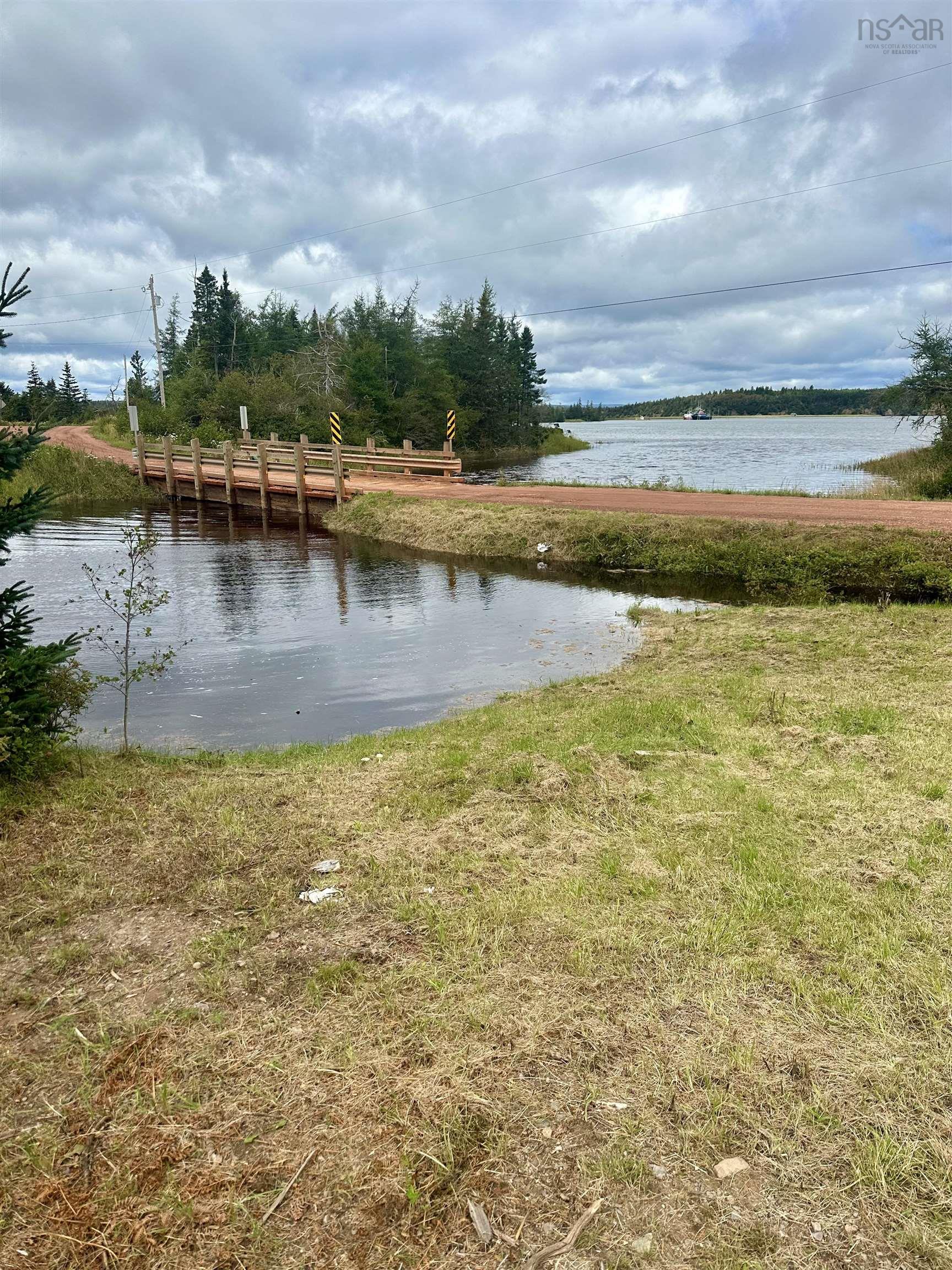 $185,000.00: 2432 Apple River Road, Apple River