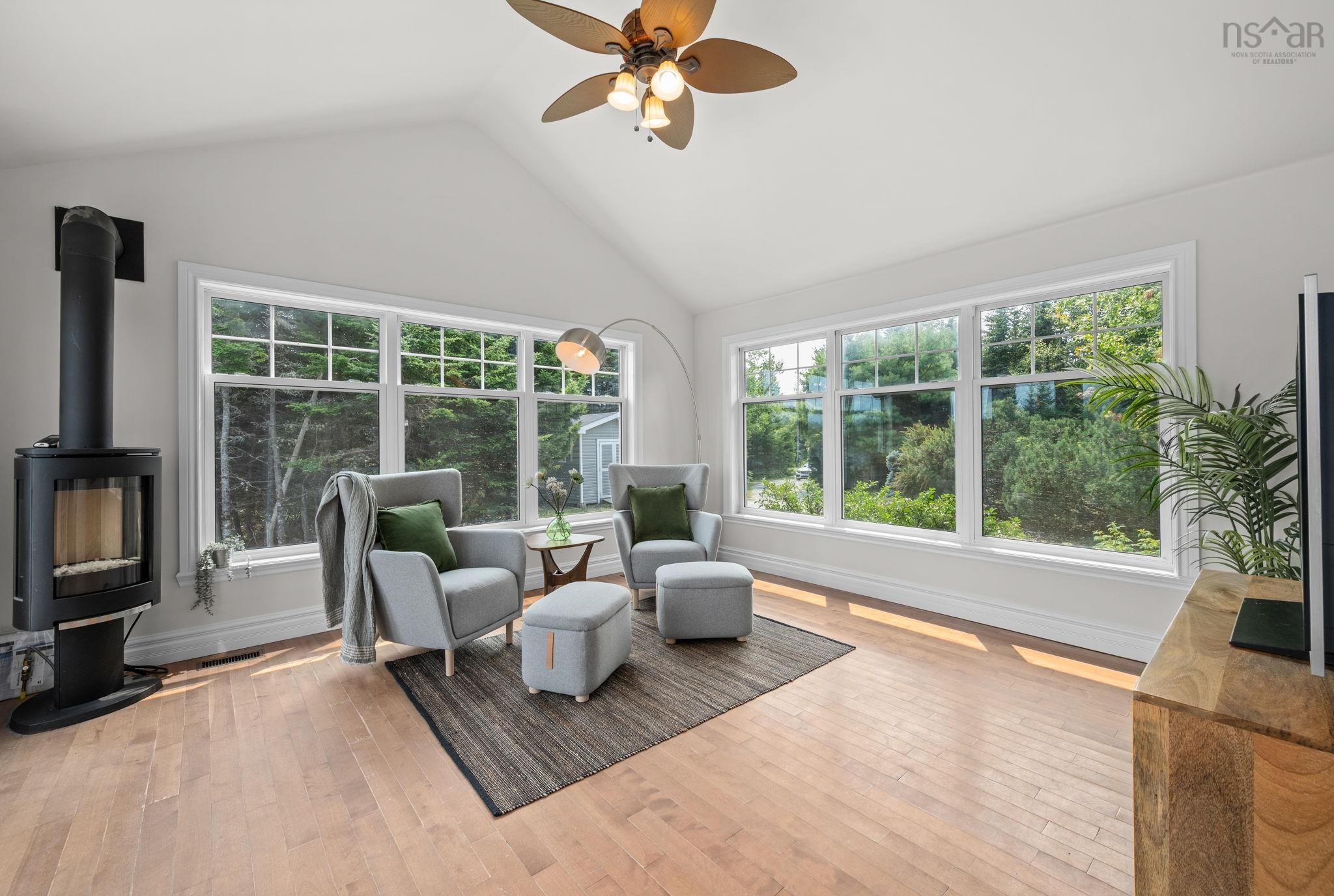 $825,000.00: 88 Inverary Point Lane, West Porters Lake