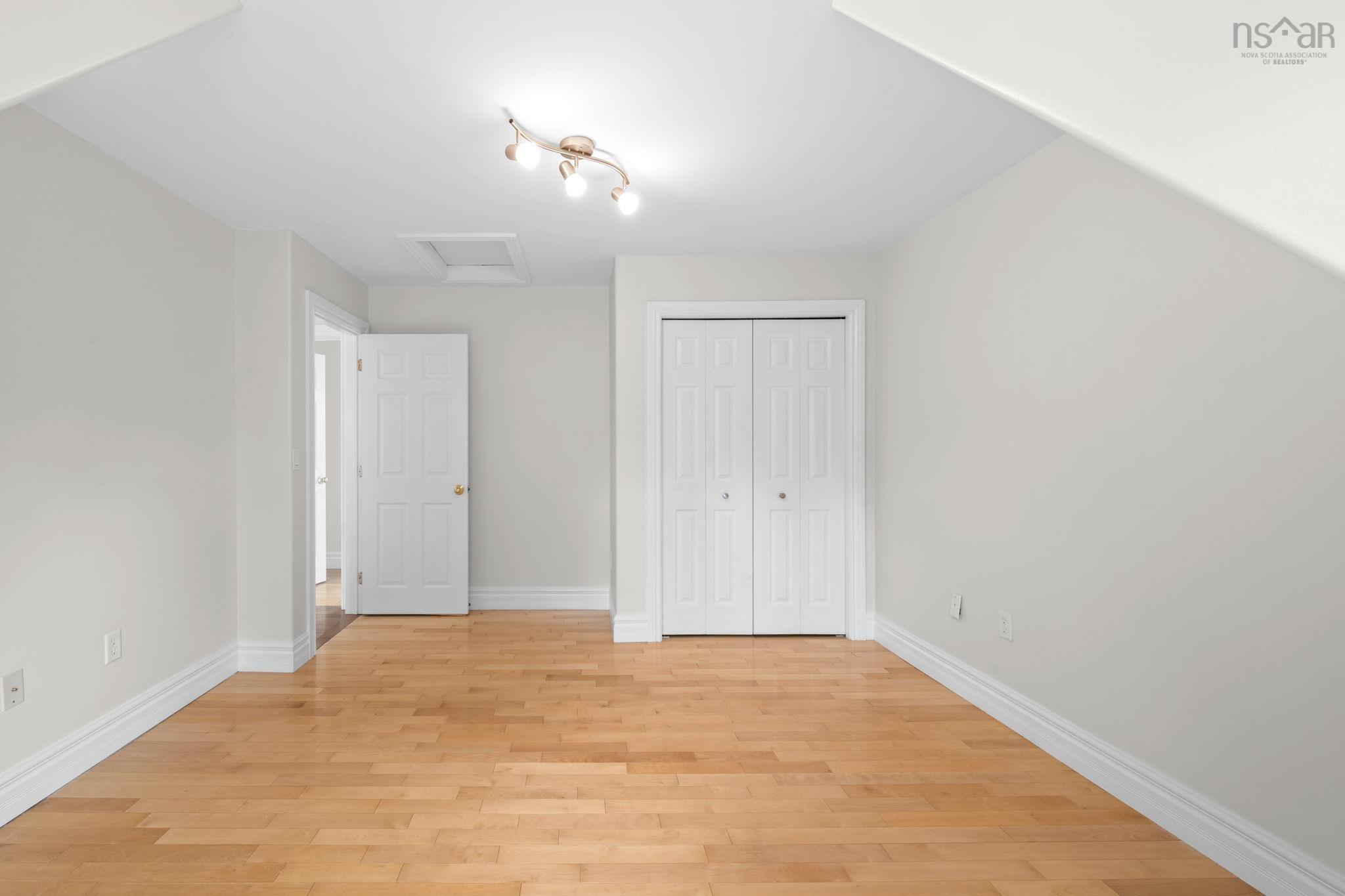 $825,000.00: 88 Inverary Point Lane, West Porters Lake