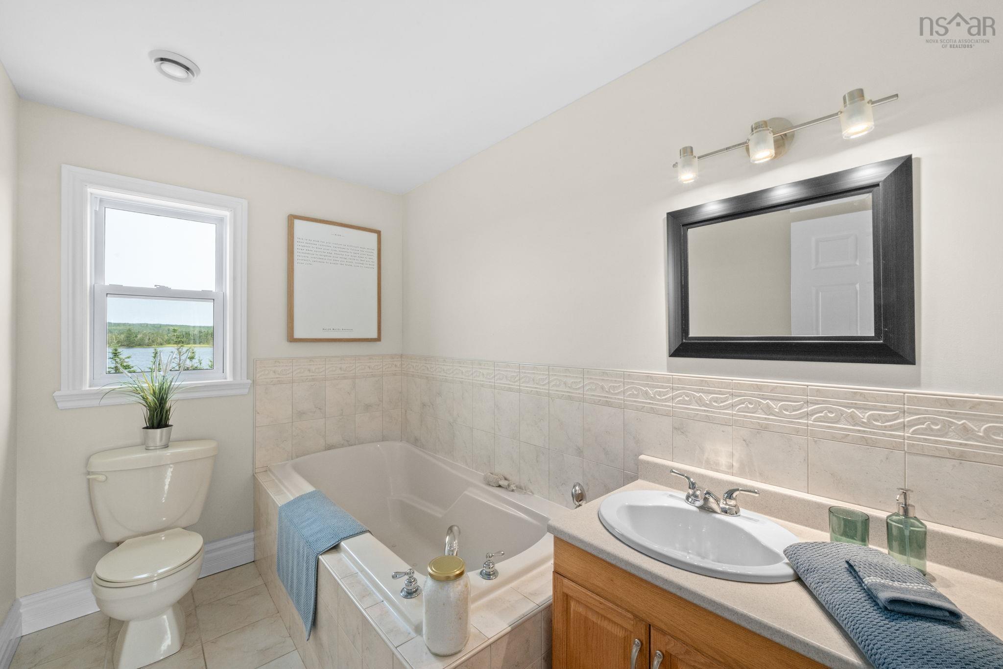 $825,000.00: 88 Inverary Point Lane, West Porters Lake