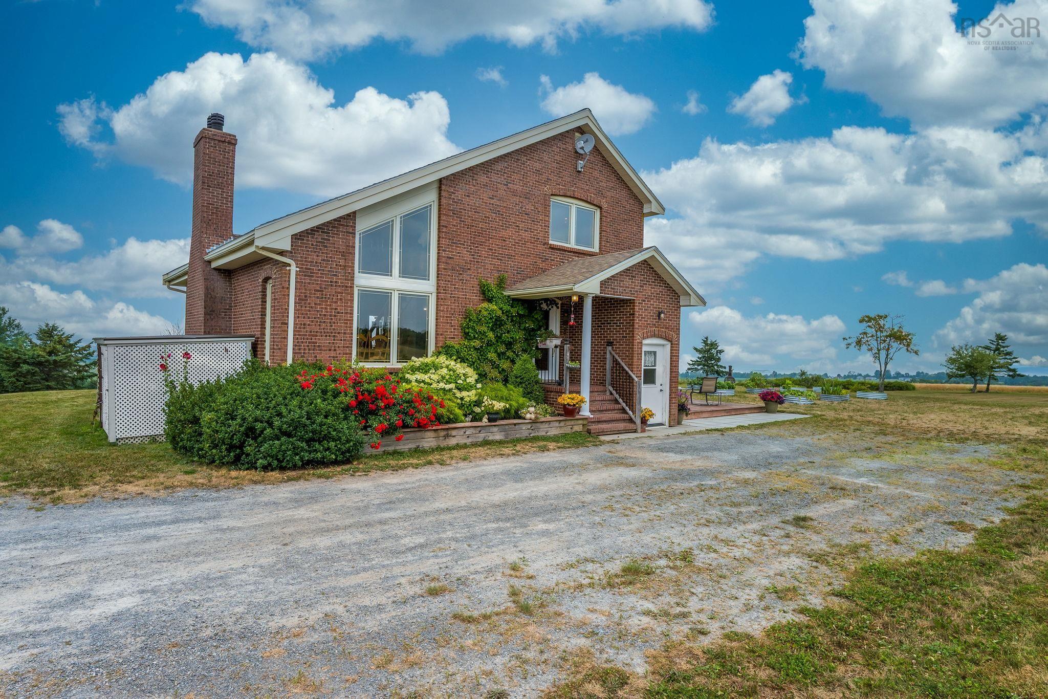 $995,000.00: 12809 1 Highway, Avonport