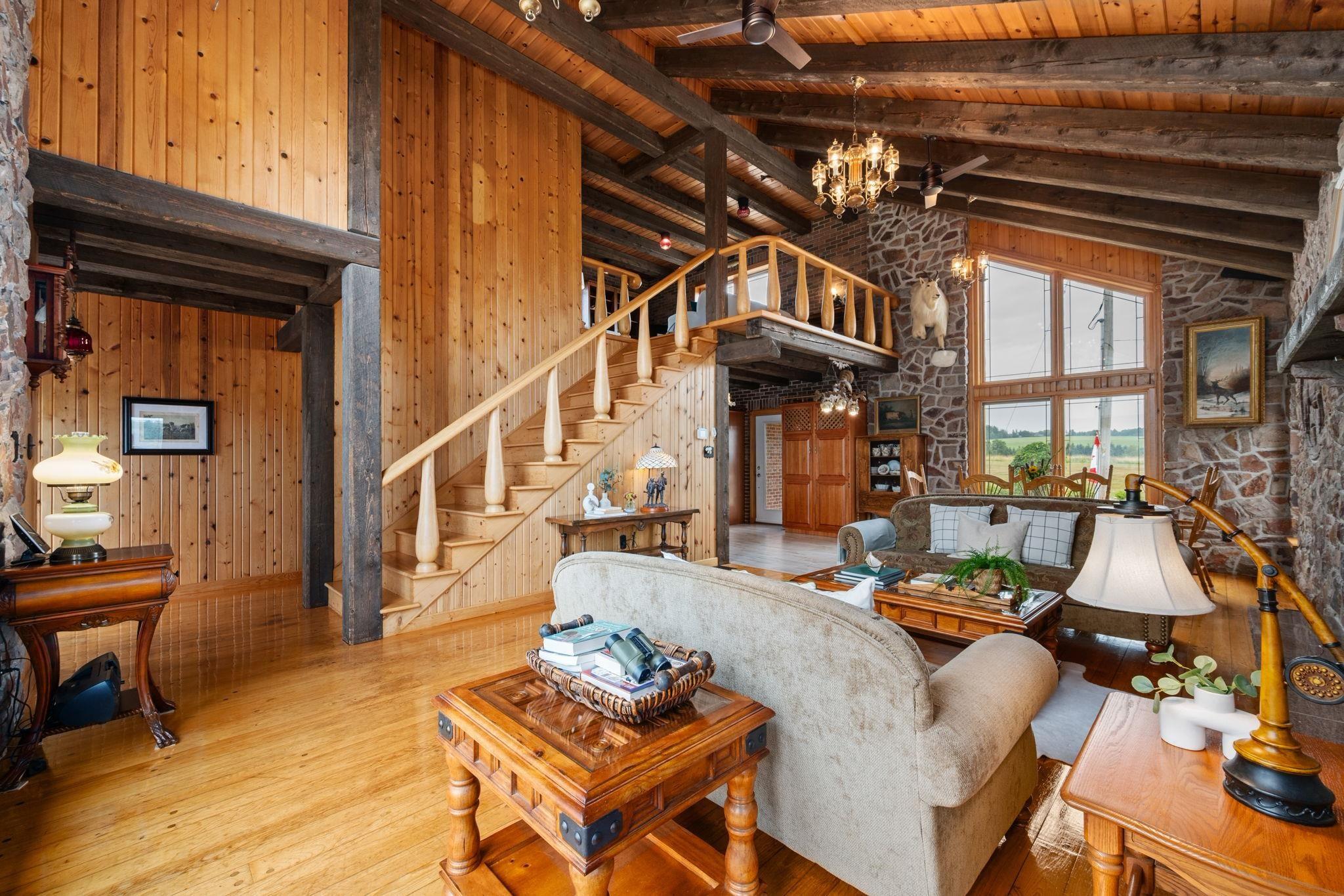 $995,000.00: 12809 1 Highway, Avonport