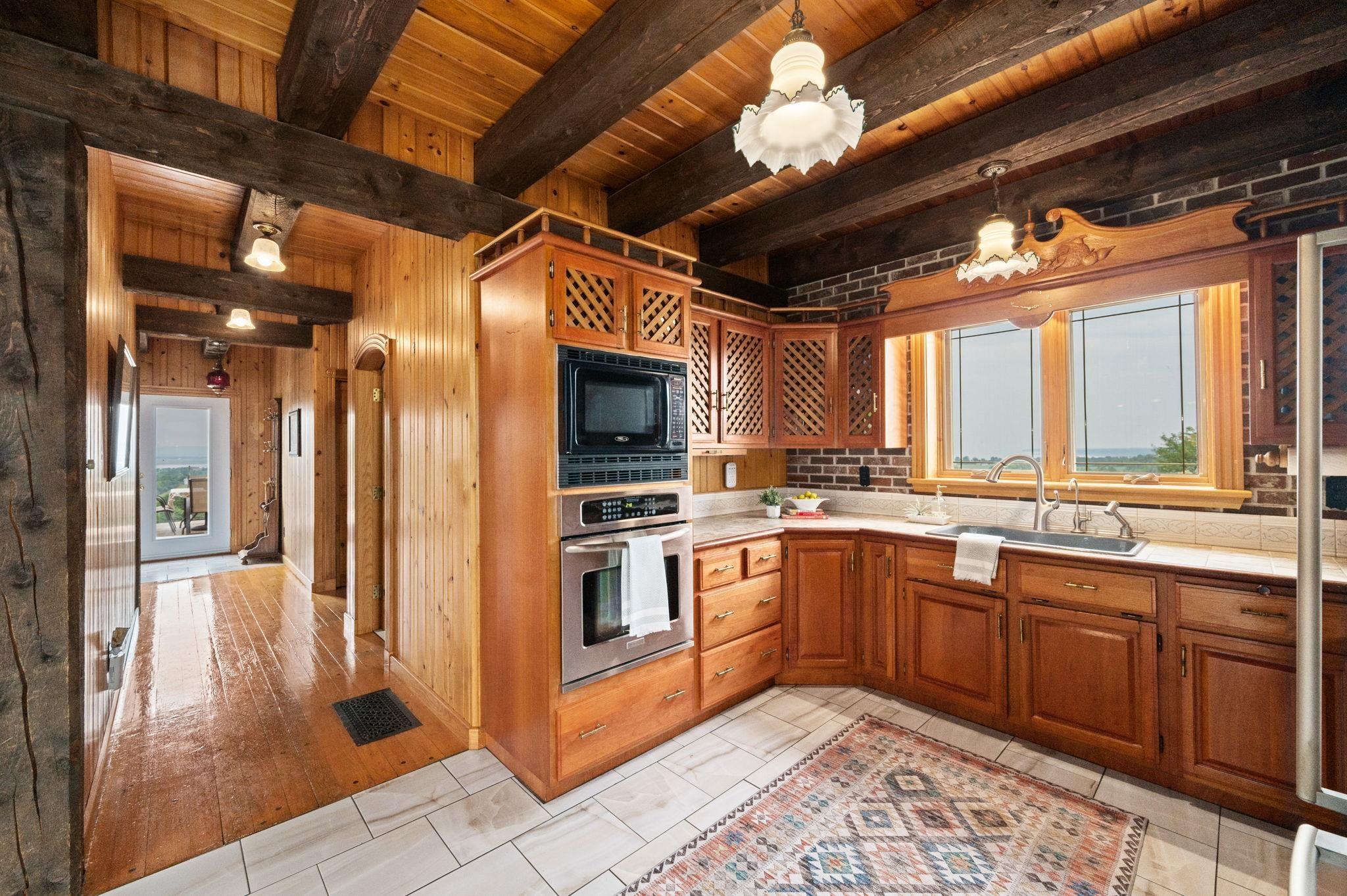 $995,000.00: 12809 1 Highway, Avonport