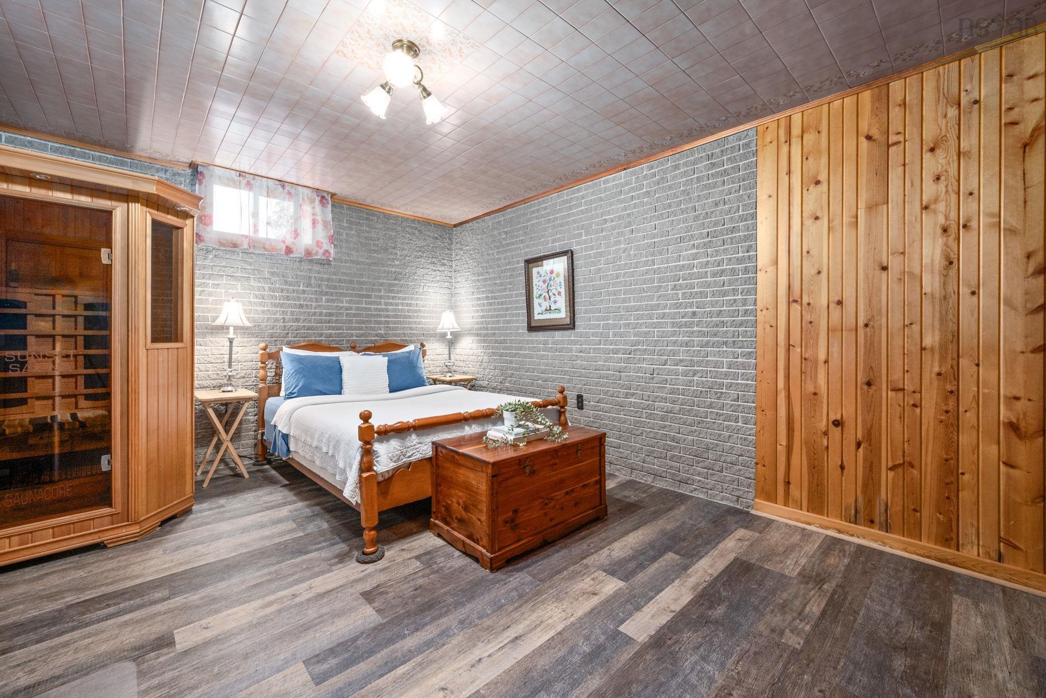 $995,000.00: 12809 1 Highway, Avonport