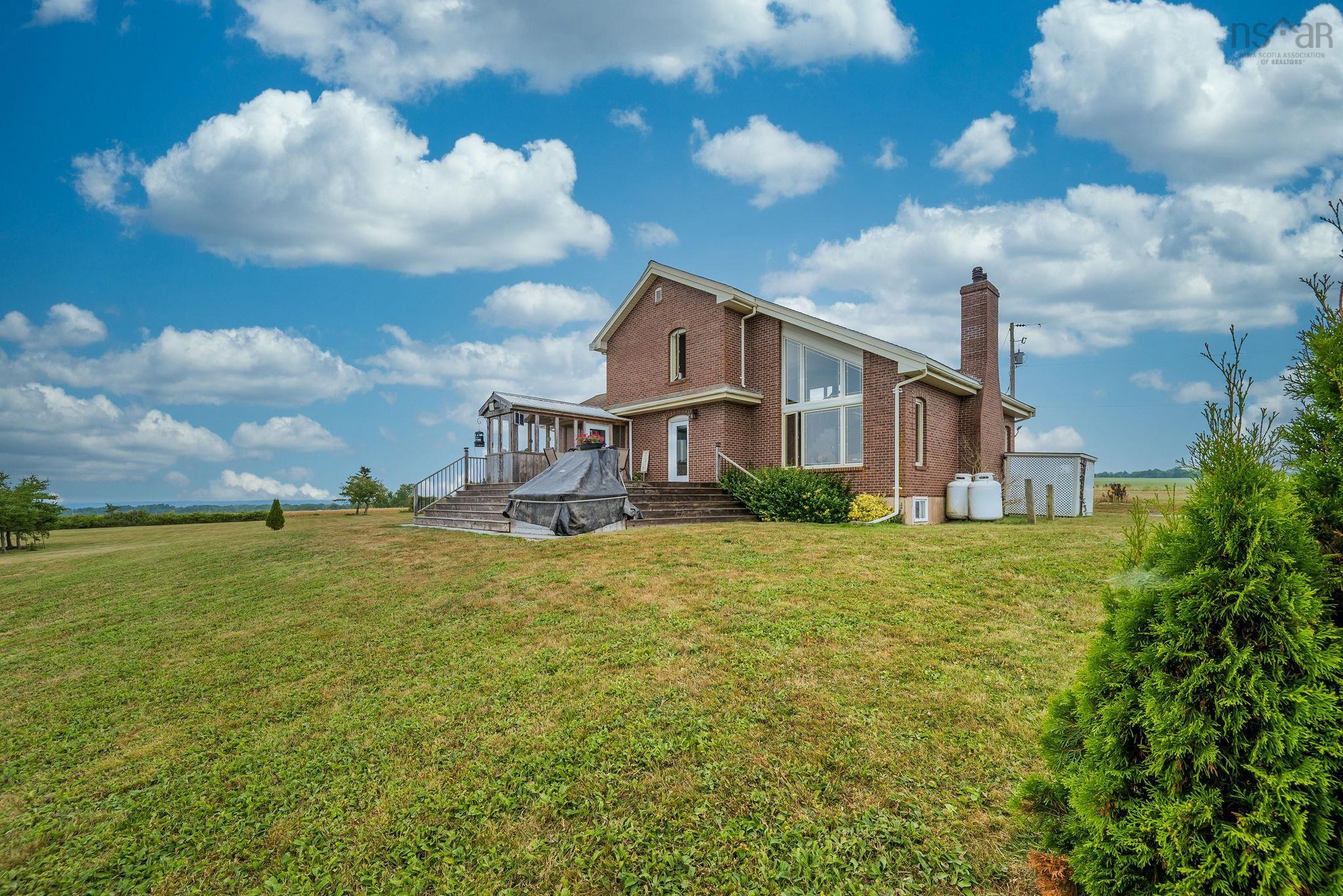 $995,000.00: 12809 1 Highway, Avonport