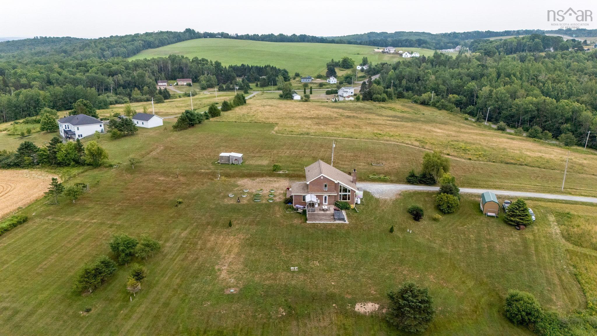 $995,000.00: 12809 1 Highway, Avonport