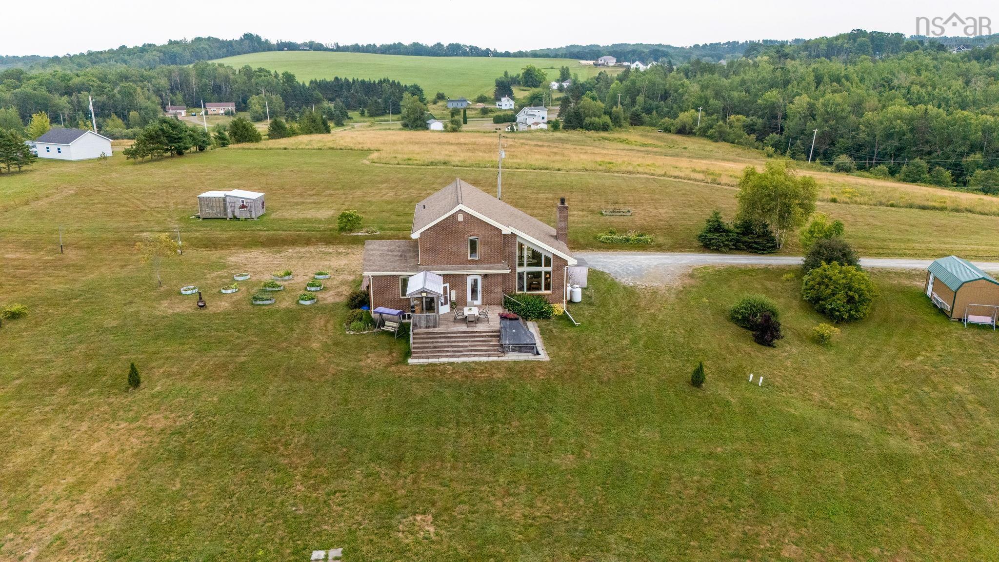 $995,000.00: 12809 1 Highway, Avonport