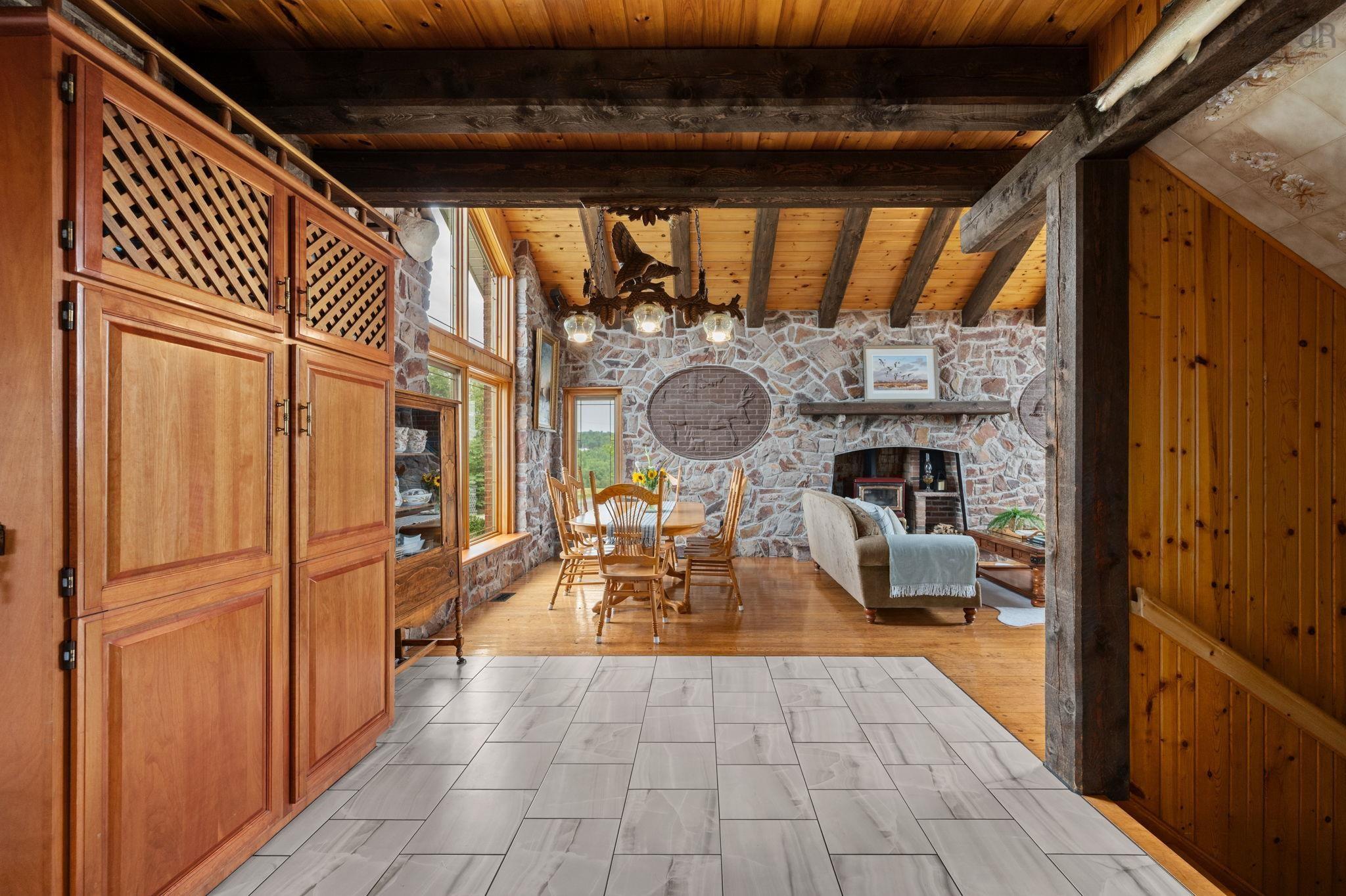 $995,000.00: 12809 1 Highway, Avonport