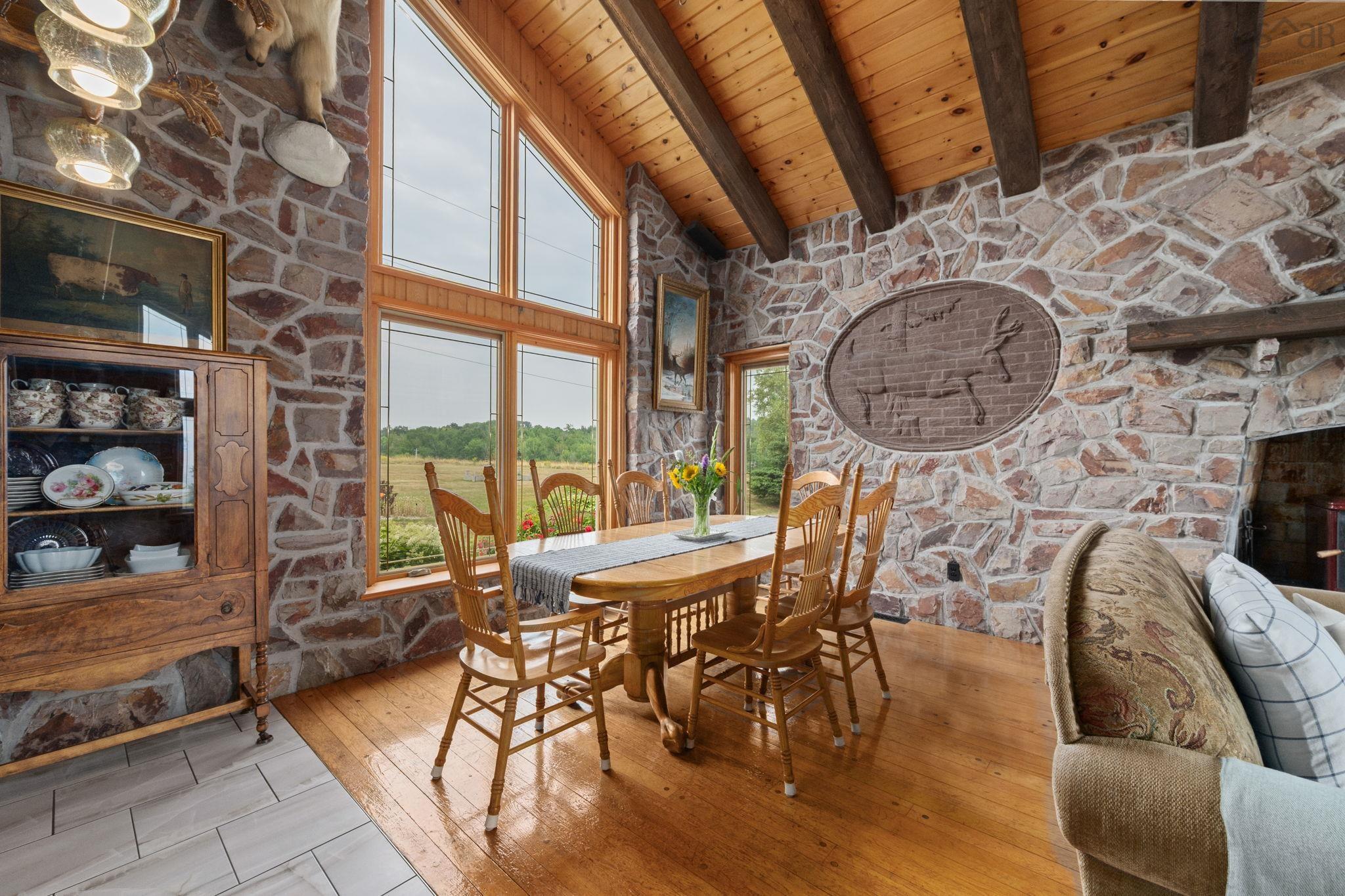 $995,000.00: 12809 1 Highway, Avonport