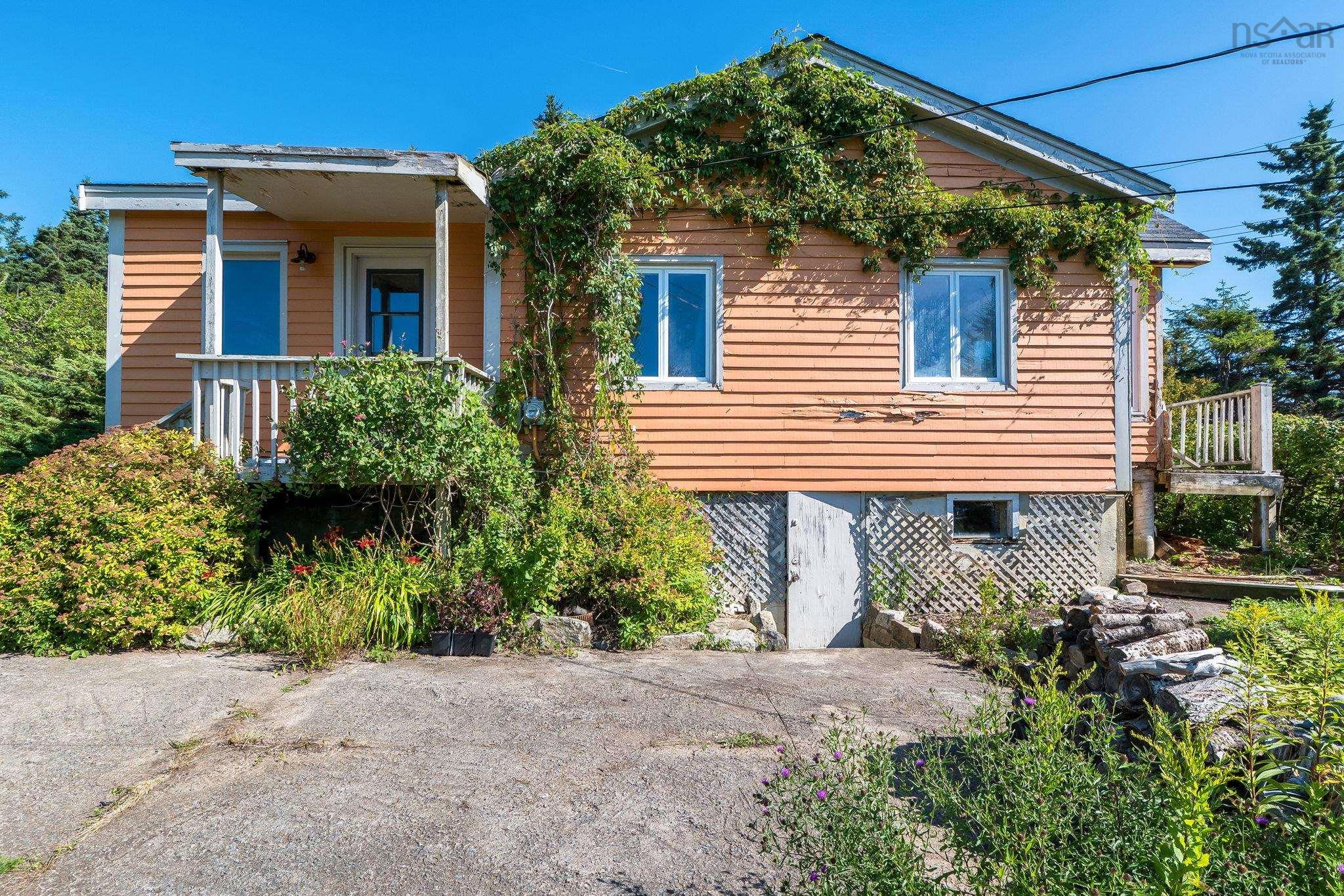 12 South Point Road, Portuguese Cove, NS (MLS® 202520084)