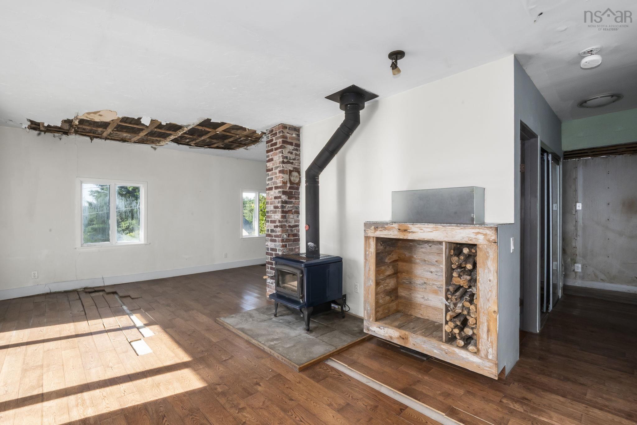 $339,000.00: 12 South Point Road, Portuguese Cove