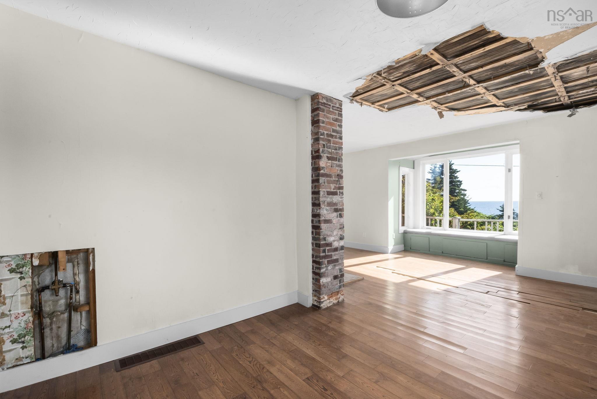 $339,000.00: 12 South Point Road, Portuguese Cove