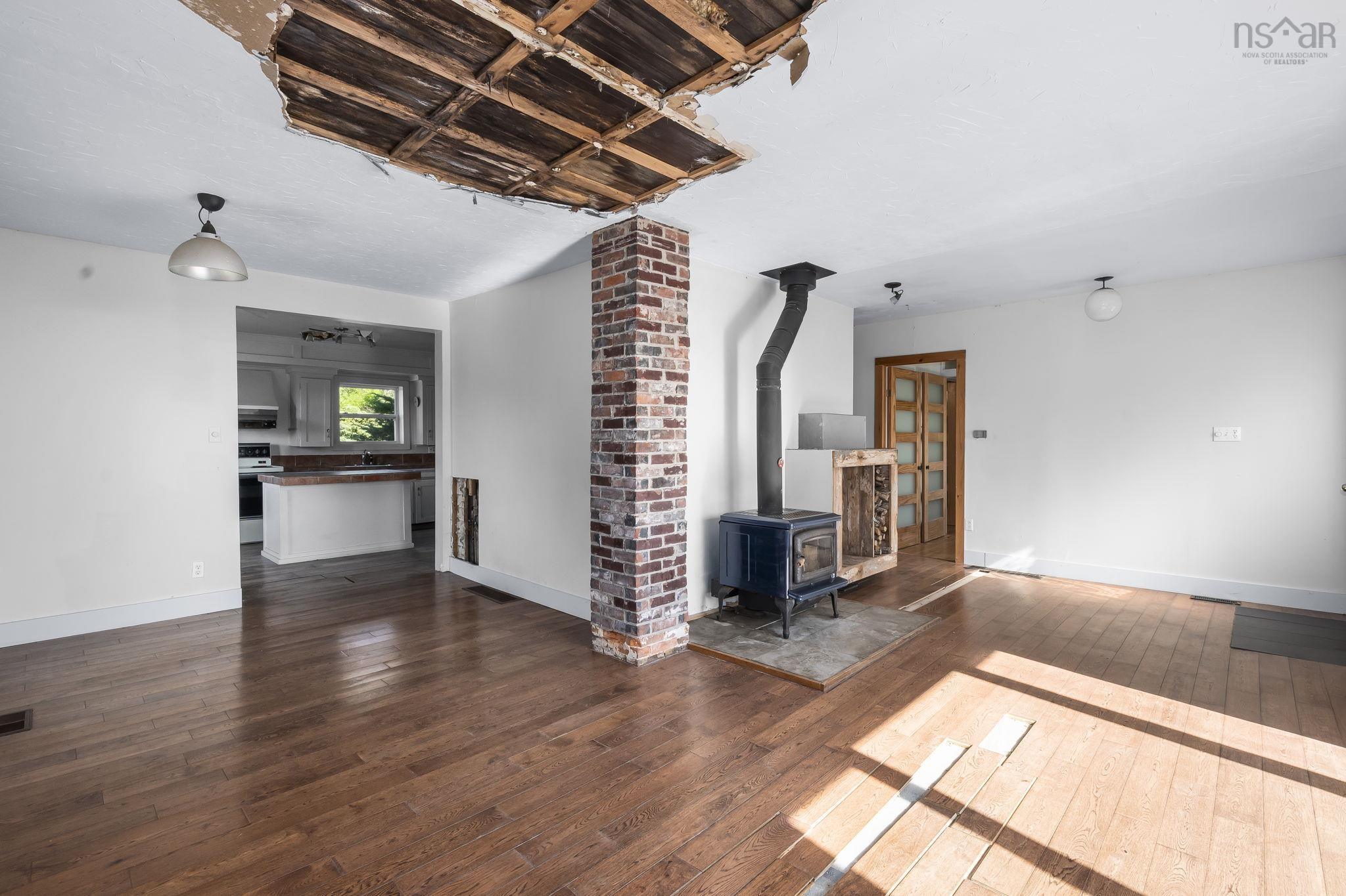 $339,000.00: 12 South Point Road, Portuguese Cove