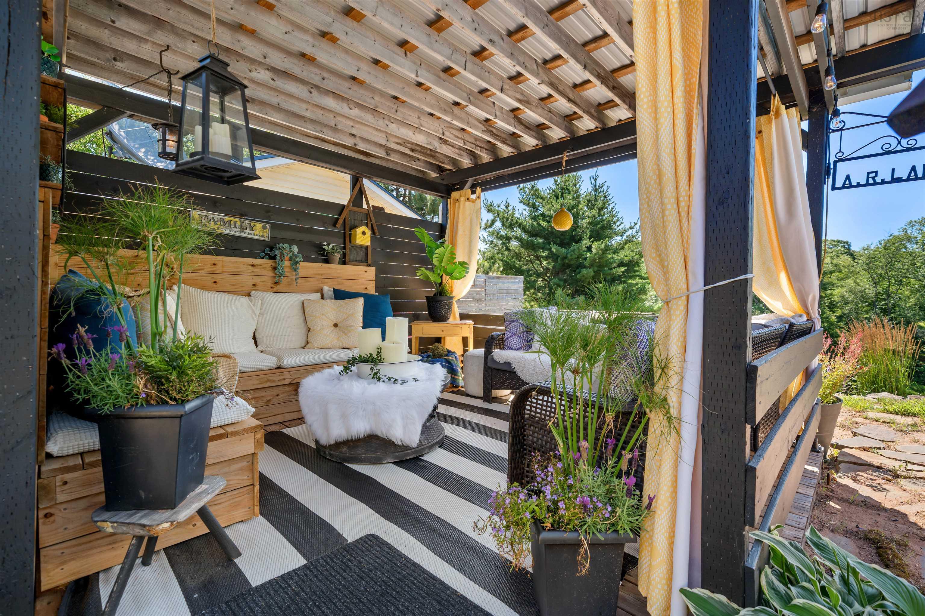 $409,900.00: 126 Crescent Drive, Oxford