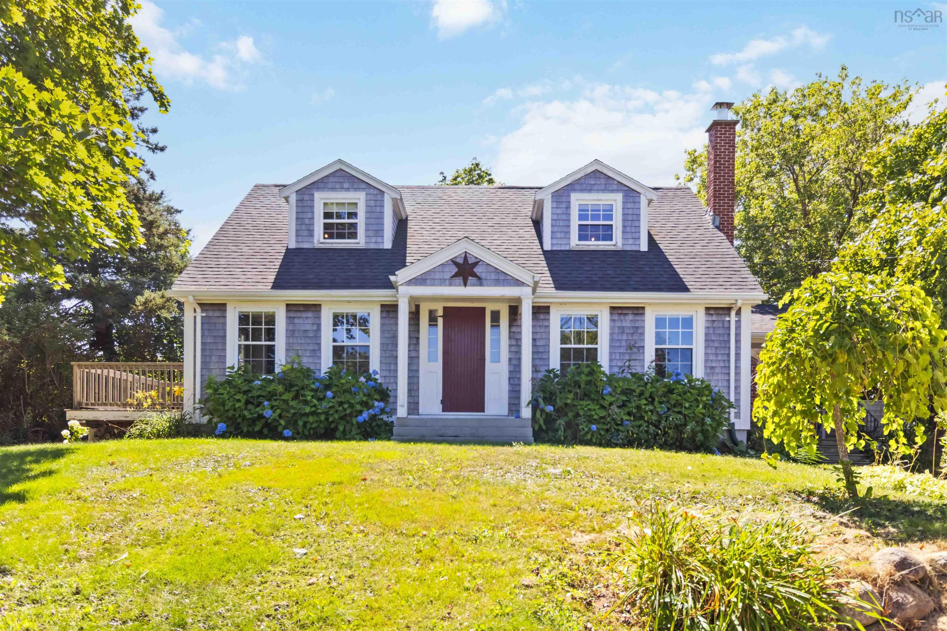 $565,000.00: 385 Green Street, Lunenburg