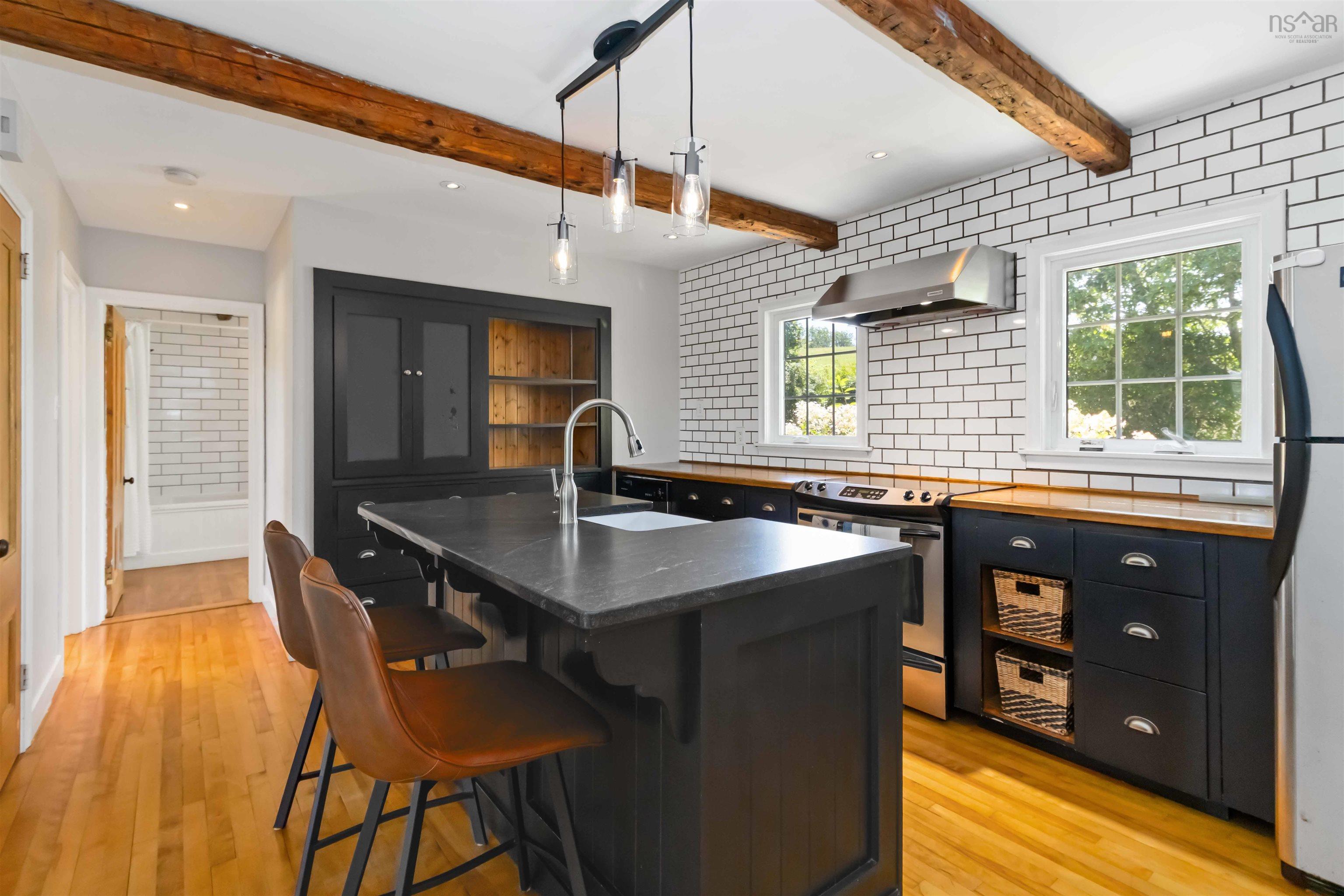 $565,000.00: 385 Green Street, Lunenburg