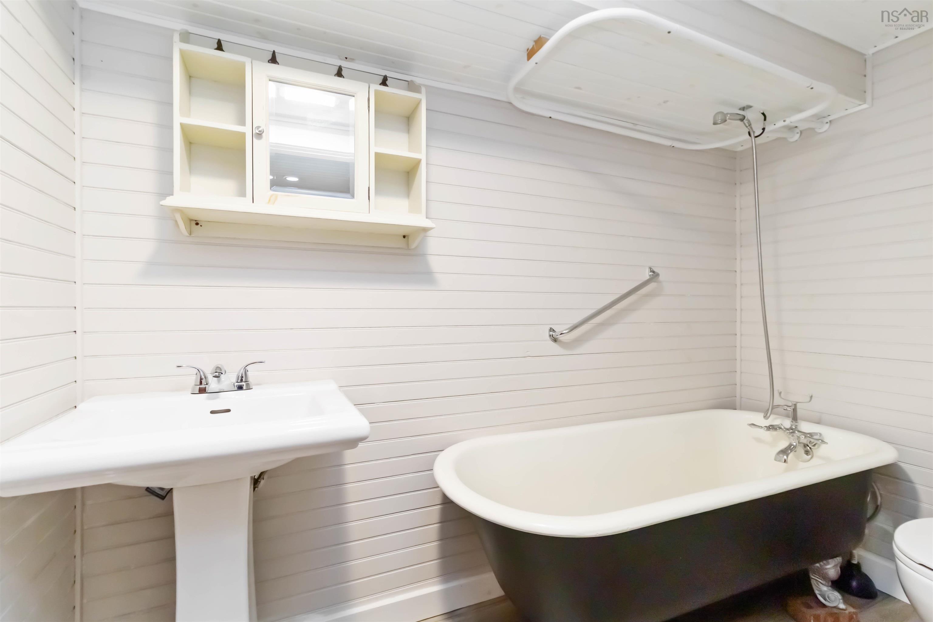 $565,000.00: 385 Green Street, Lunenburg