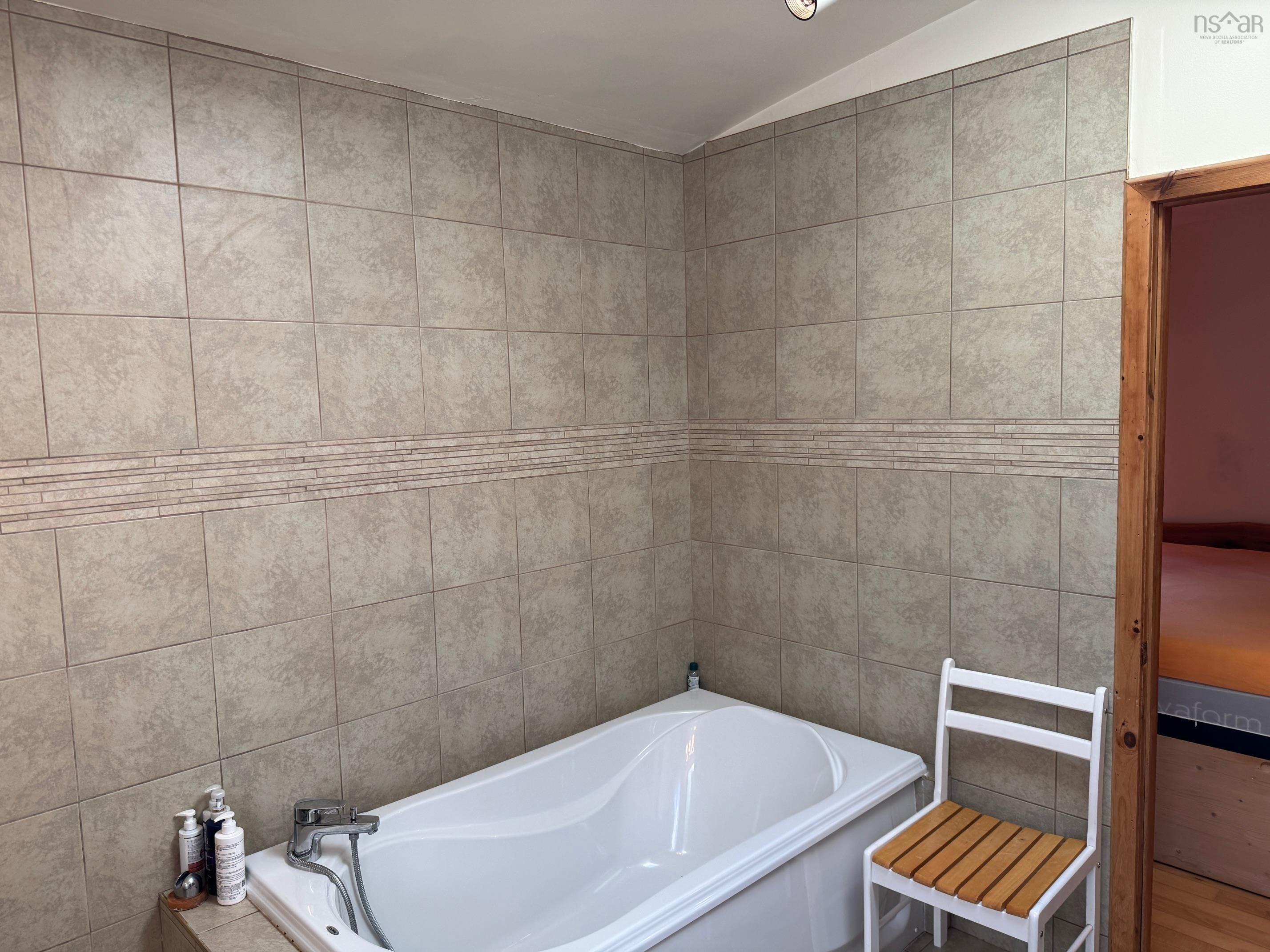 $799,900.00: 956 Highway 203, Kemptville