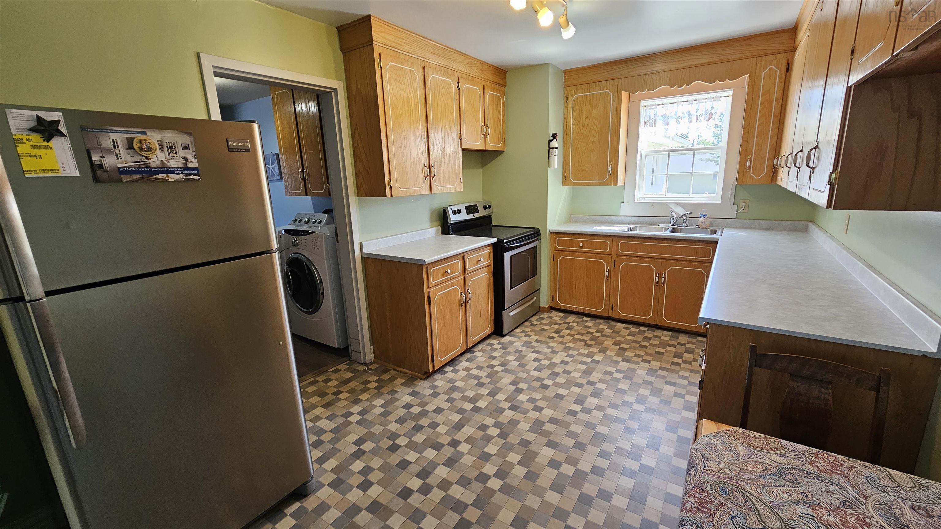 $549,000.00: 1066 Highway 2, Hilden