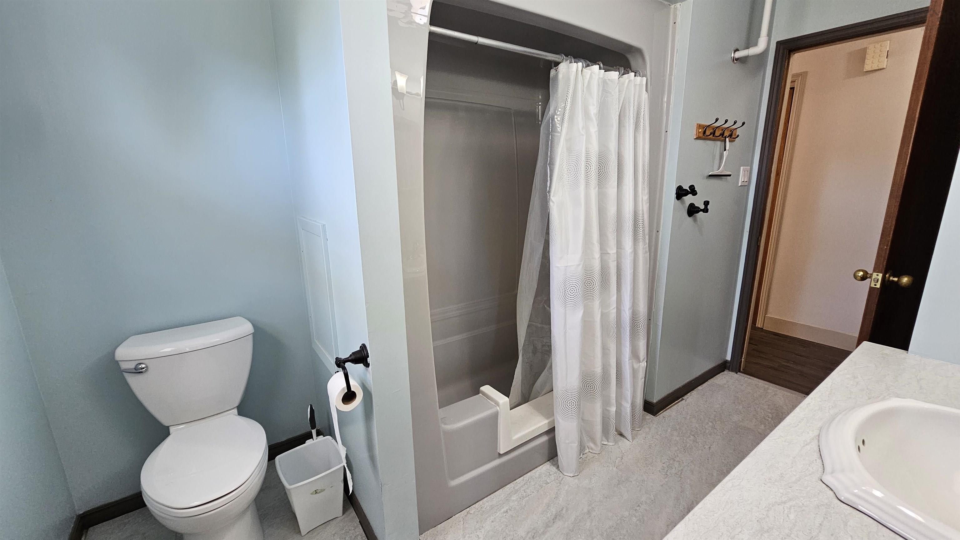 $549,000.00: 1066 Highway 2, Hilden