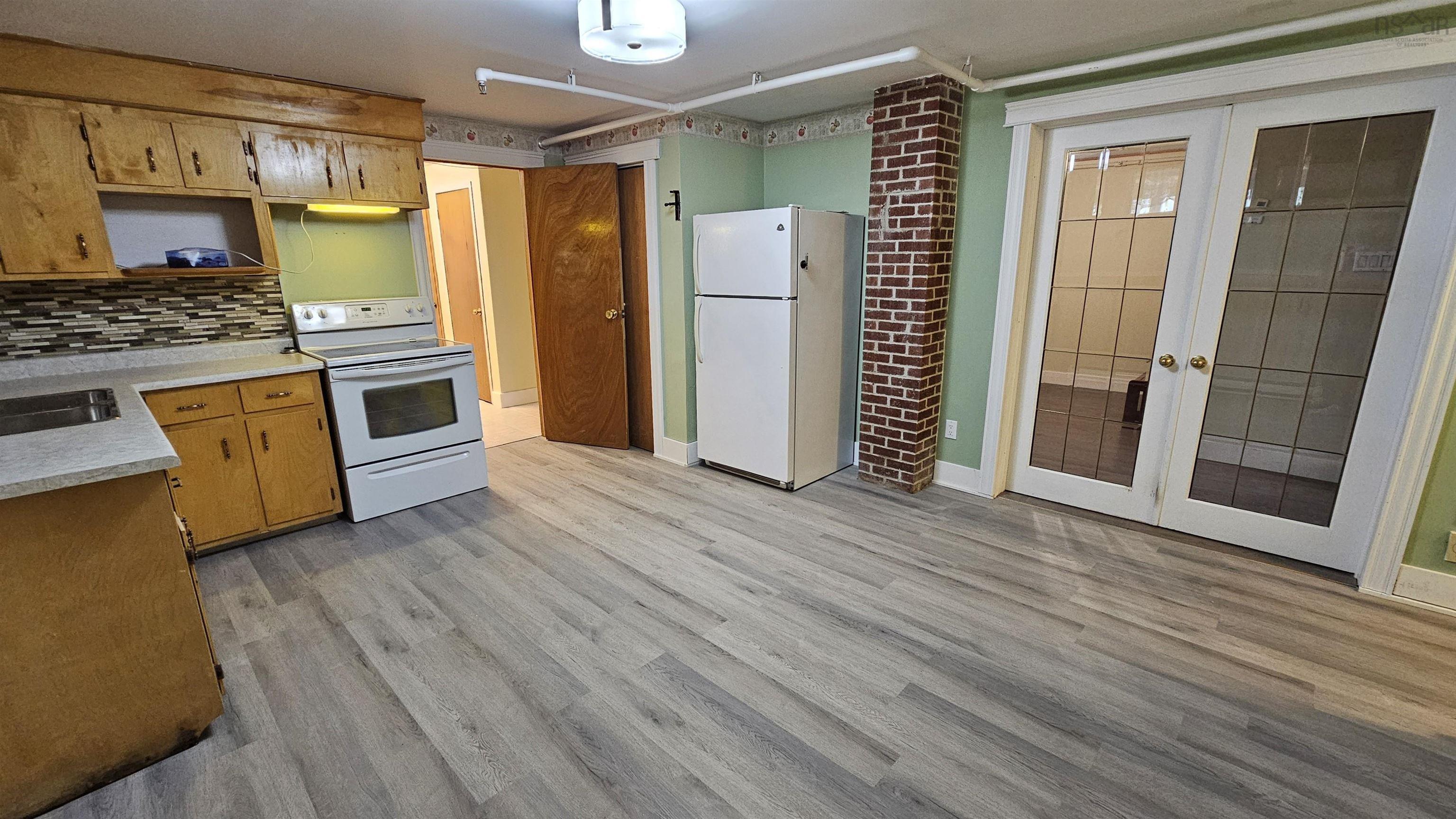 $549,000.00: 1066 Highway 2, Hilden