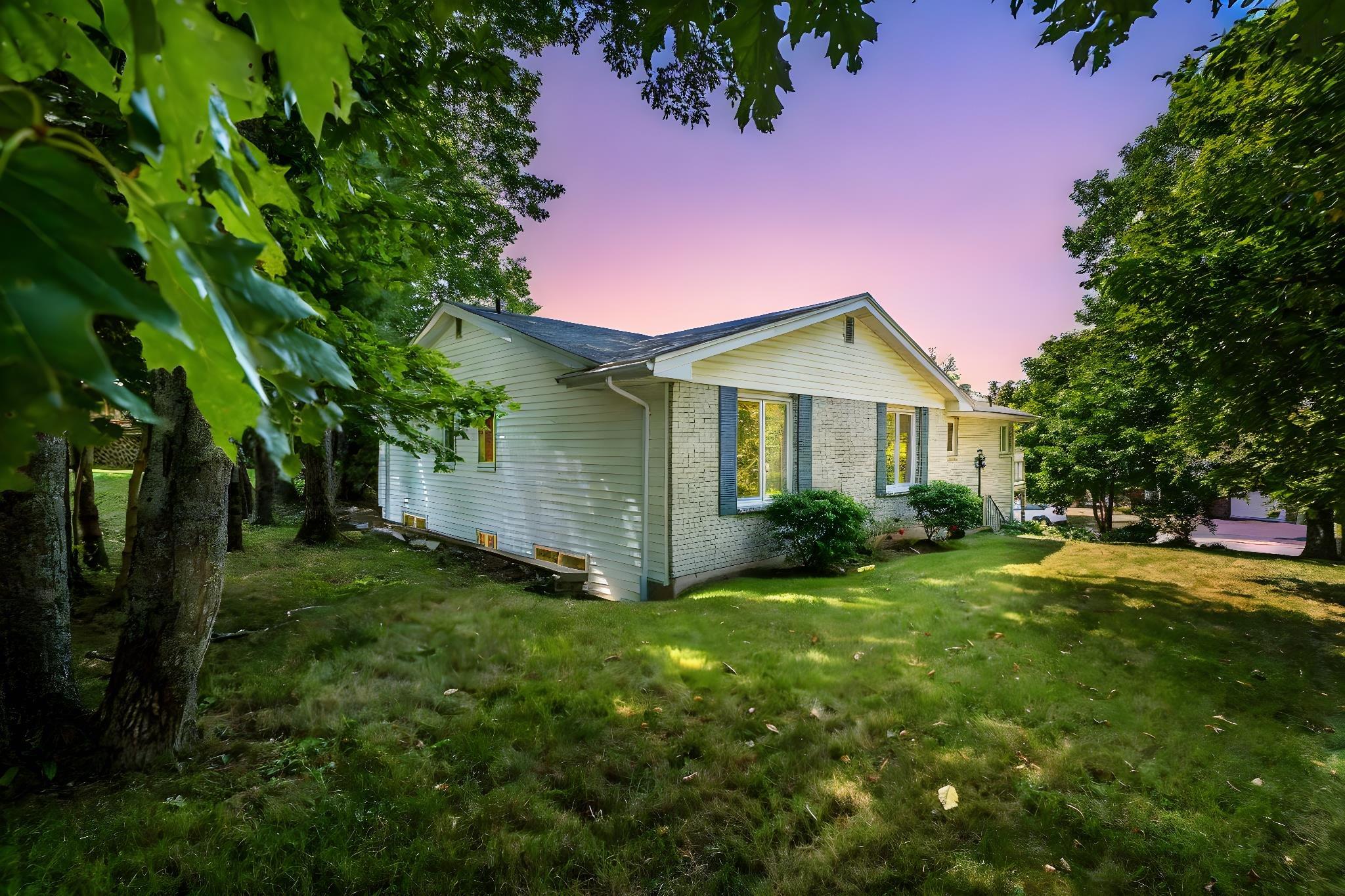 $699,900.00: 180 Rockmanor Drive, Bedford