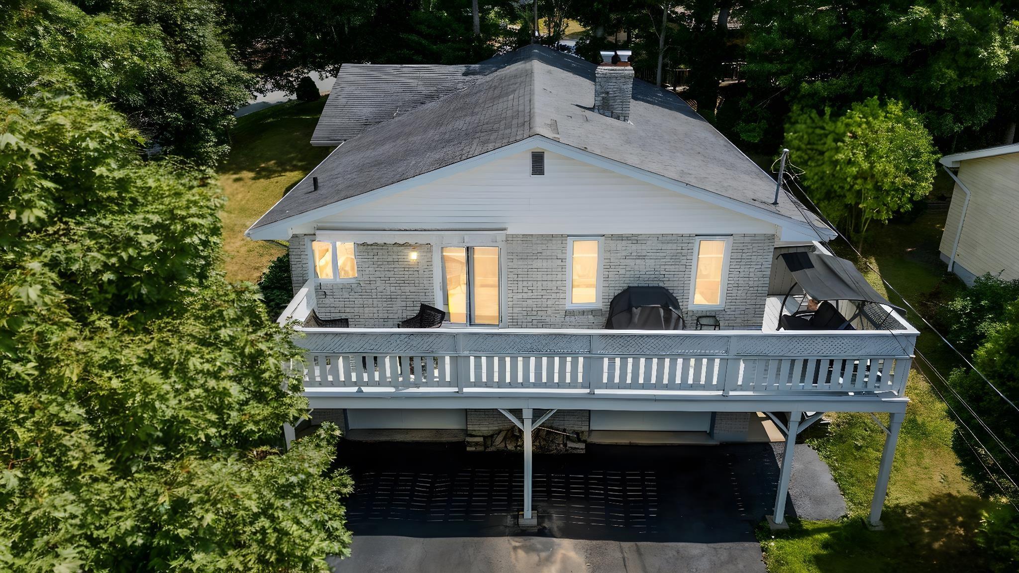 $699,900.00: 180 Rockmanor Drive, Bedford