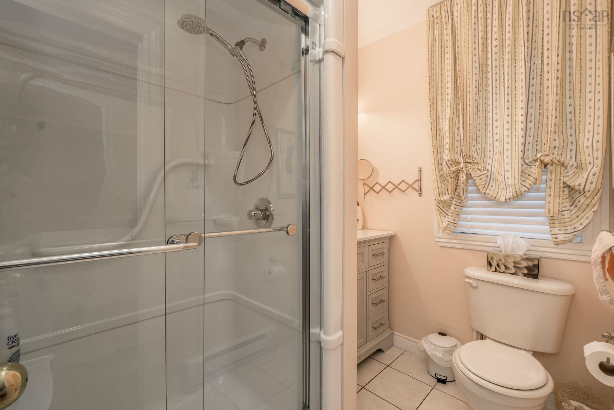 $699,900.00: 180 Rockmanor Drive, Bedford