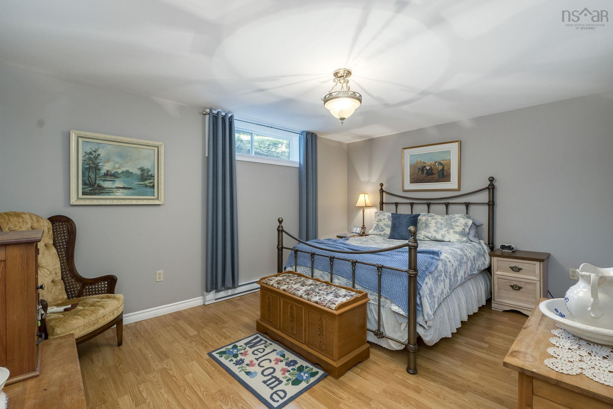 $699,900.00: 180 Rockmanor Drive, Bedford