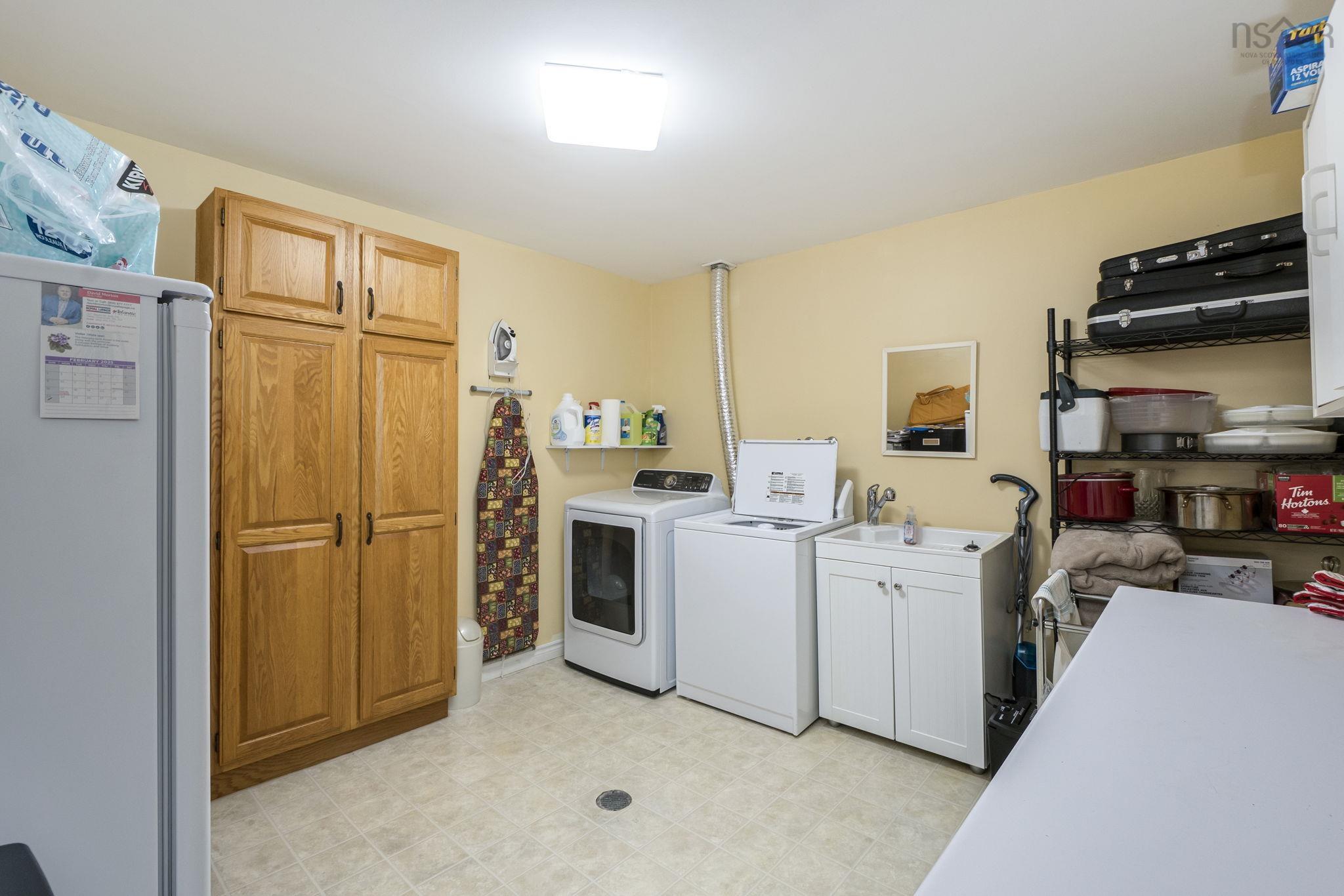 $699,900.00: 180 Rockmanor Drive, Bedford