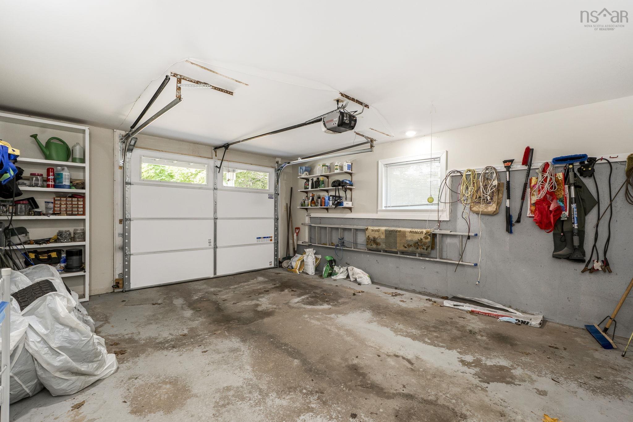 $699,900.00: 180 Rockmanor Drive, Bedford