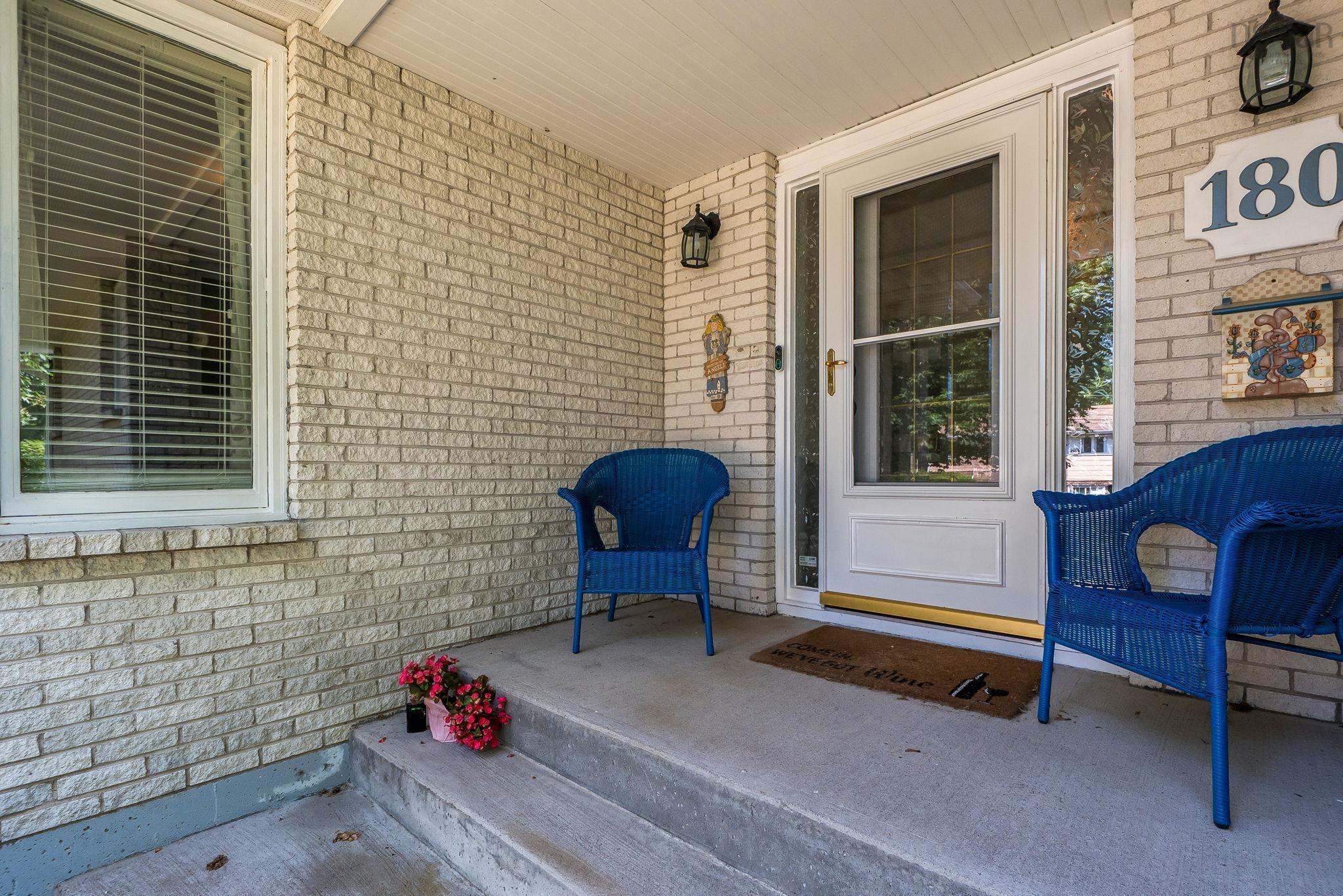 $699,900.00: 180 Rockmanor Drive, Bedford