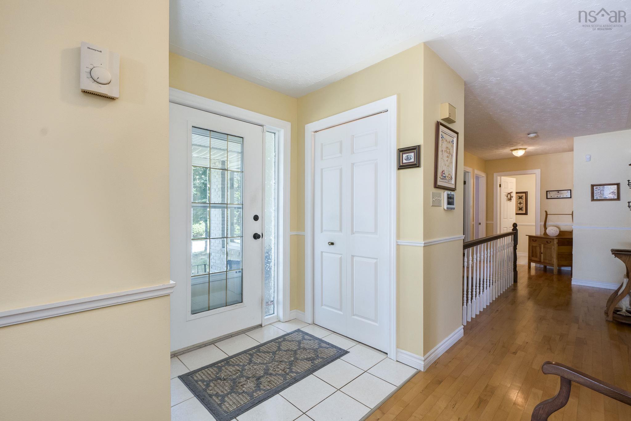 $699,900.00: 180 Rockmanor Drive, Bedford