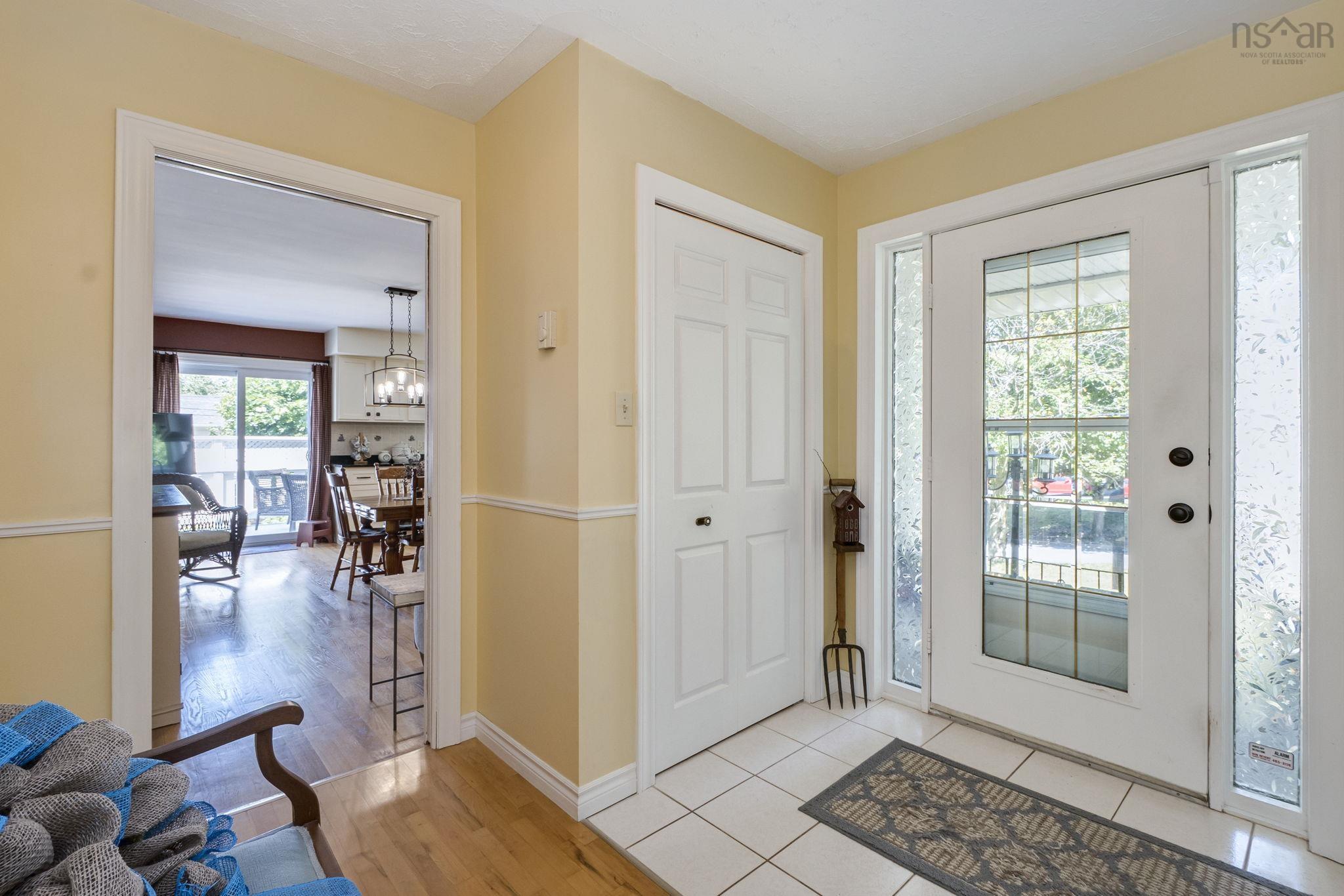 $699,900.00: 180 Rockmanor Drive, Bedford