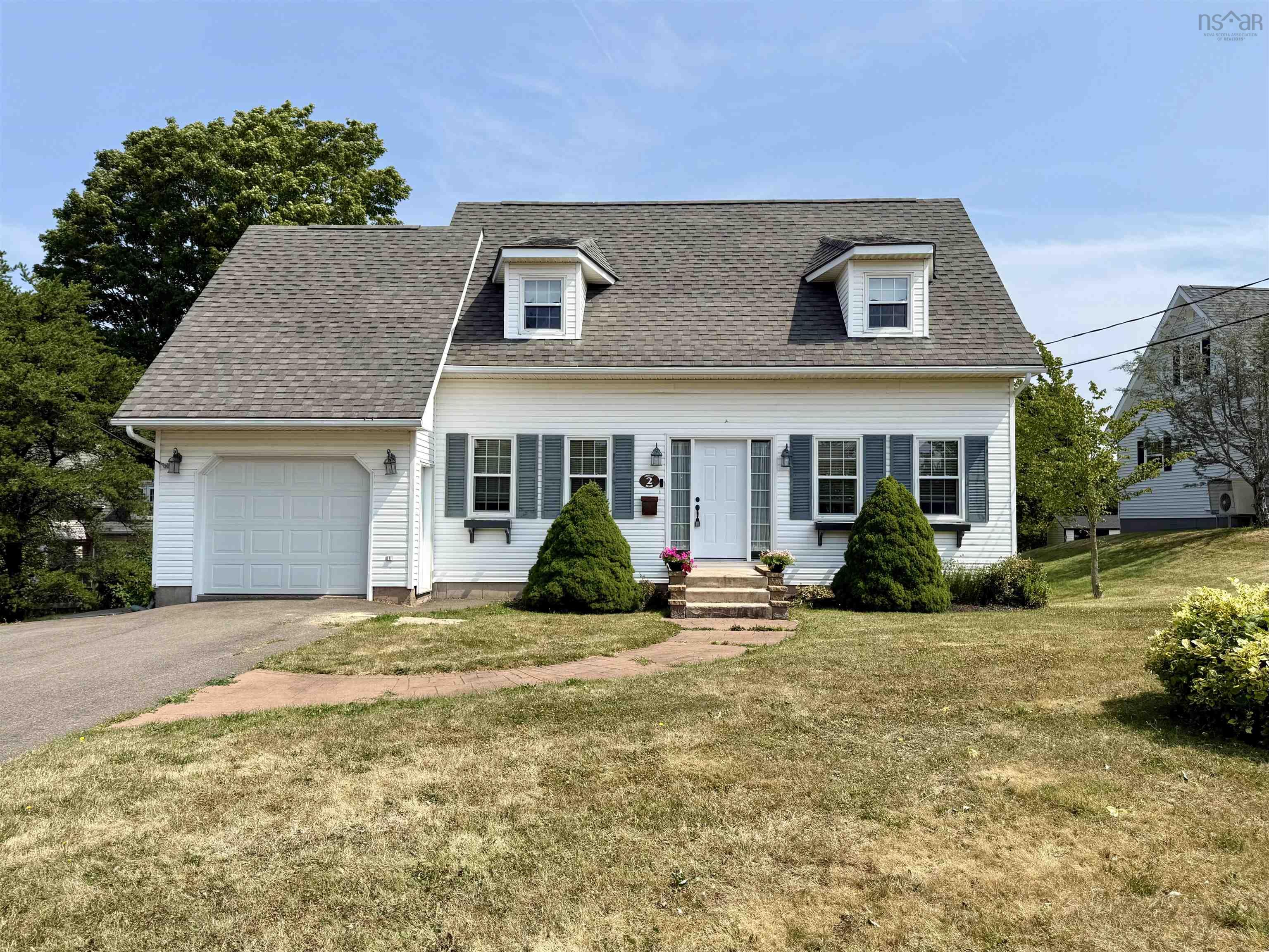 $379,900.00: 2 Abbey Road, Amherst