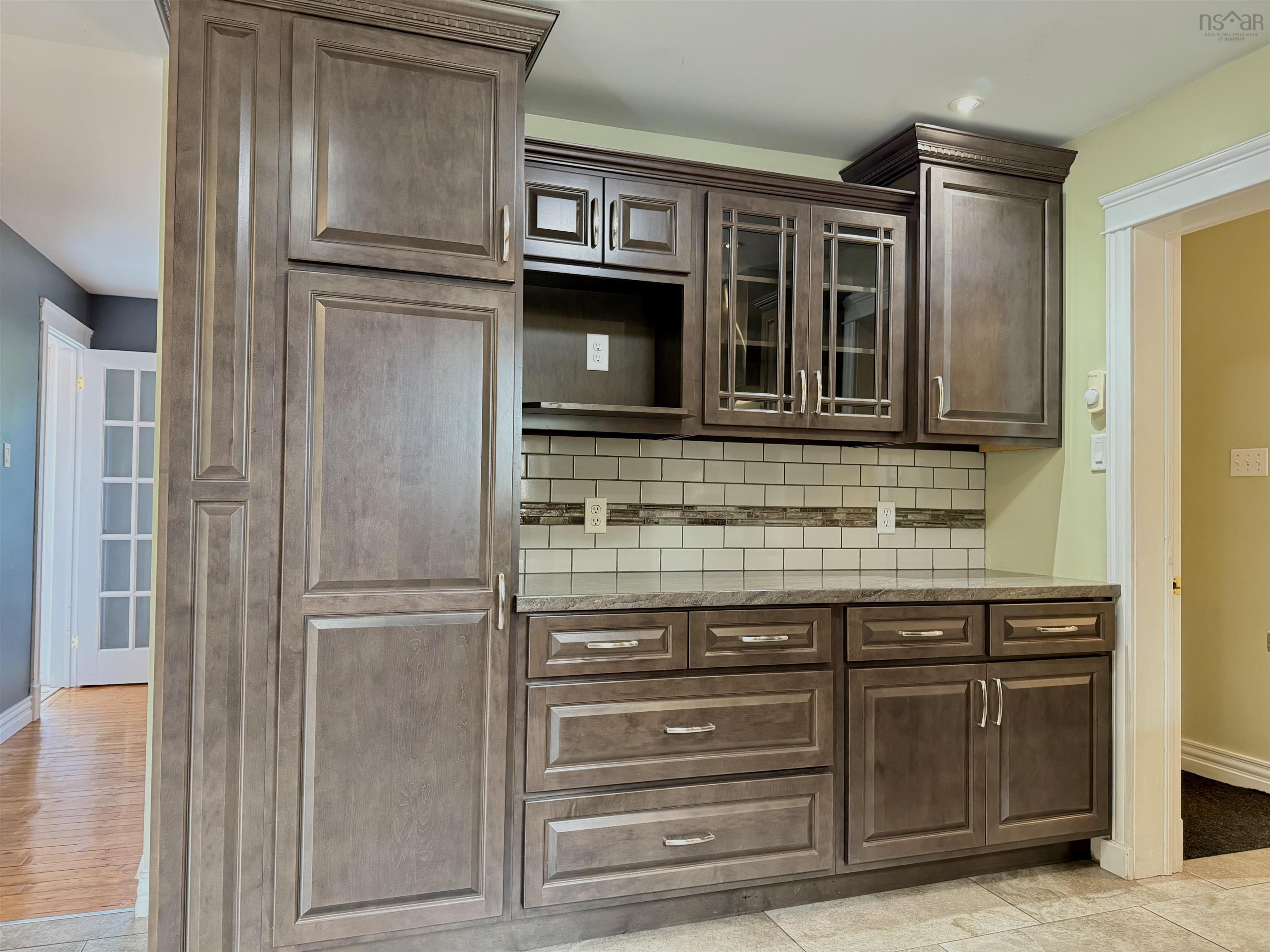 $379,900.00: 2 Abbey Road, Amherst