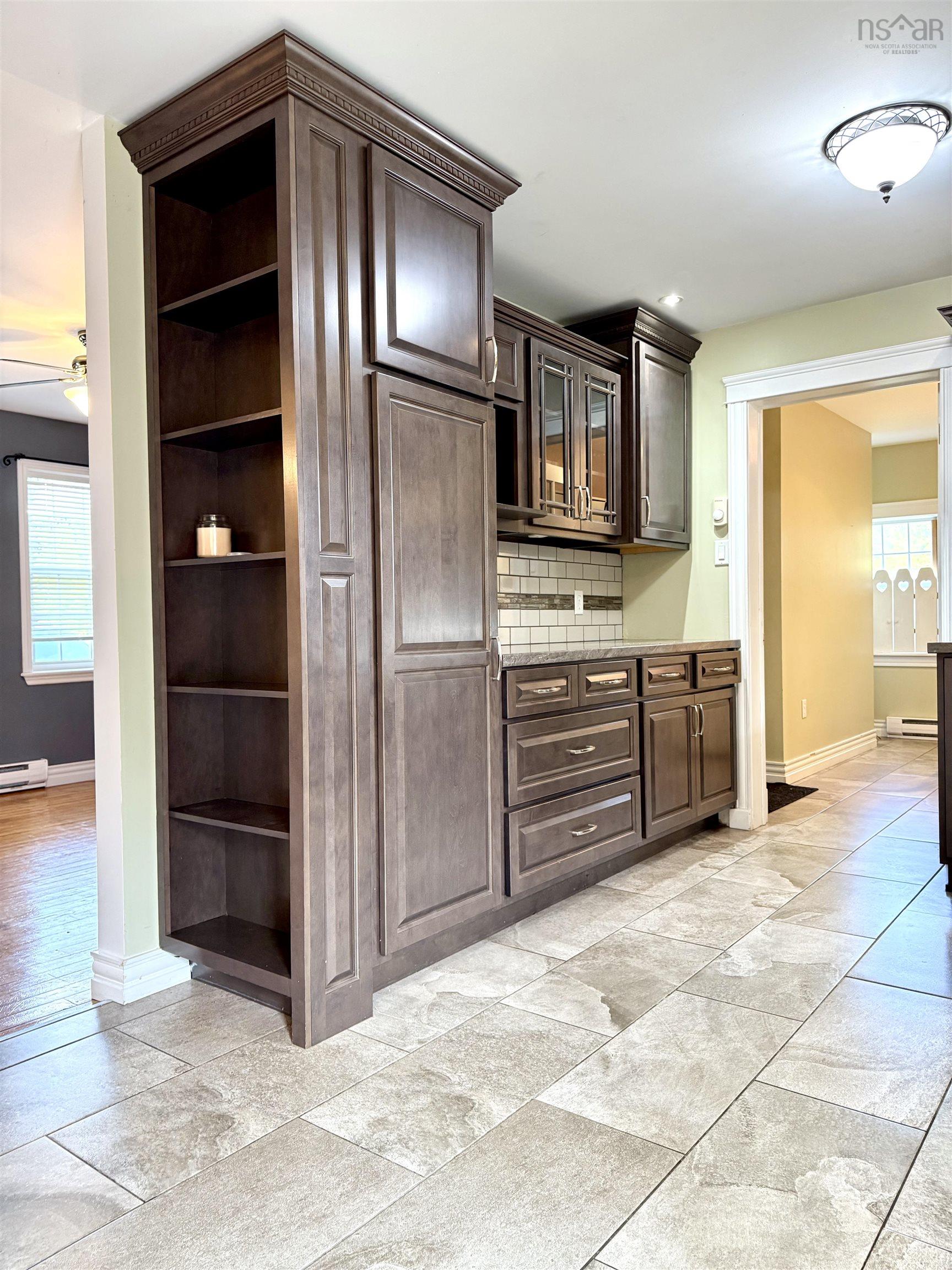 $379,900.00: 2 Abbey Road, Amherst