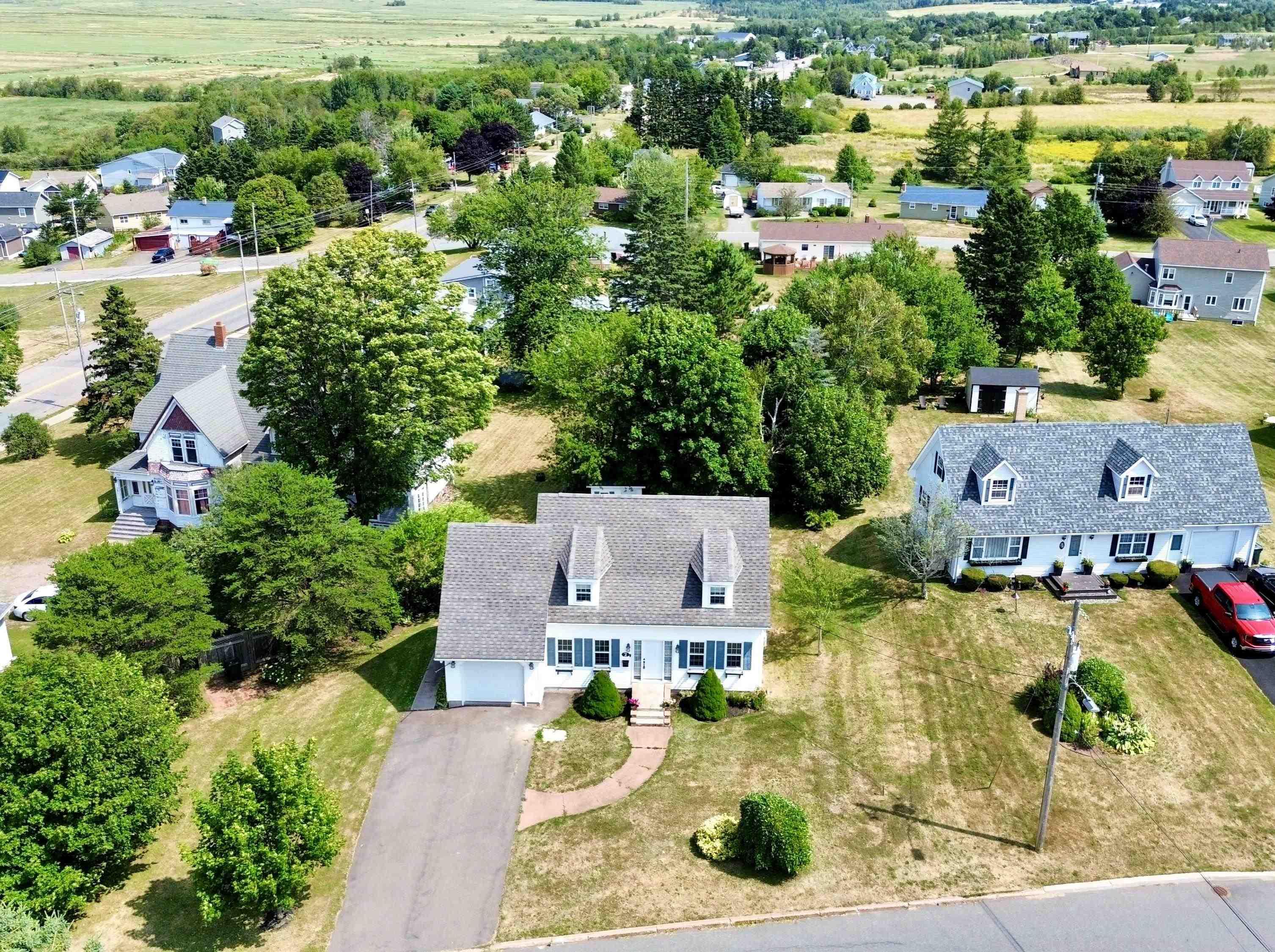 $379,900.00: 2 Abbey Road, Amherst