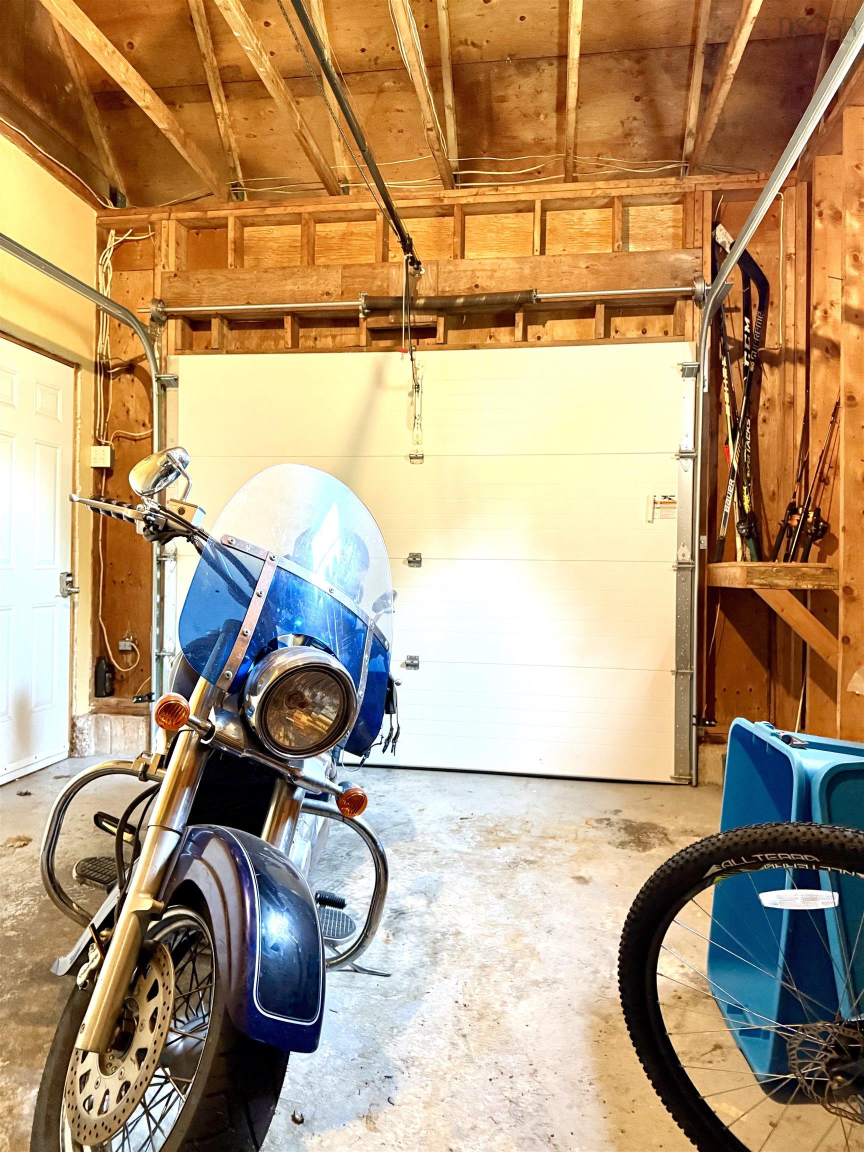 $379,900.00: 2 Abbey Road, Amherst