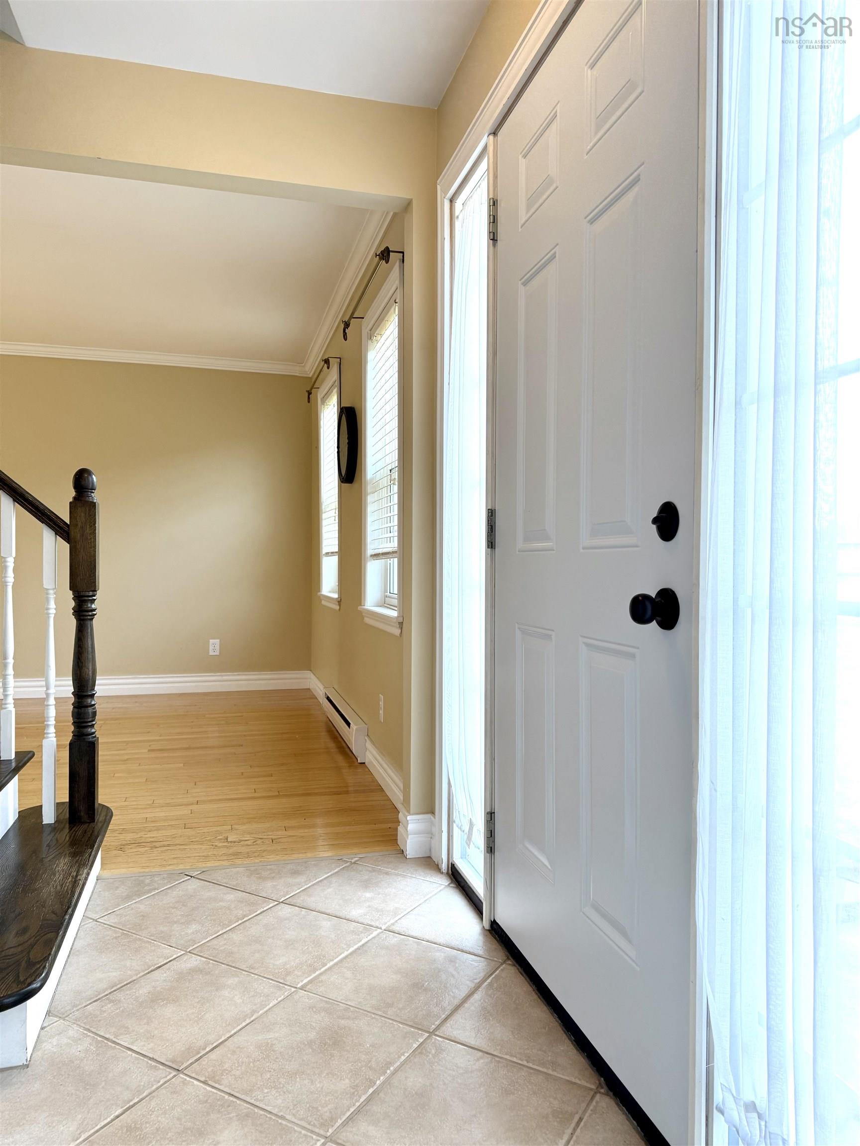 $379,900.00: 2 Abbey Road, Amherst