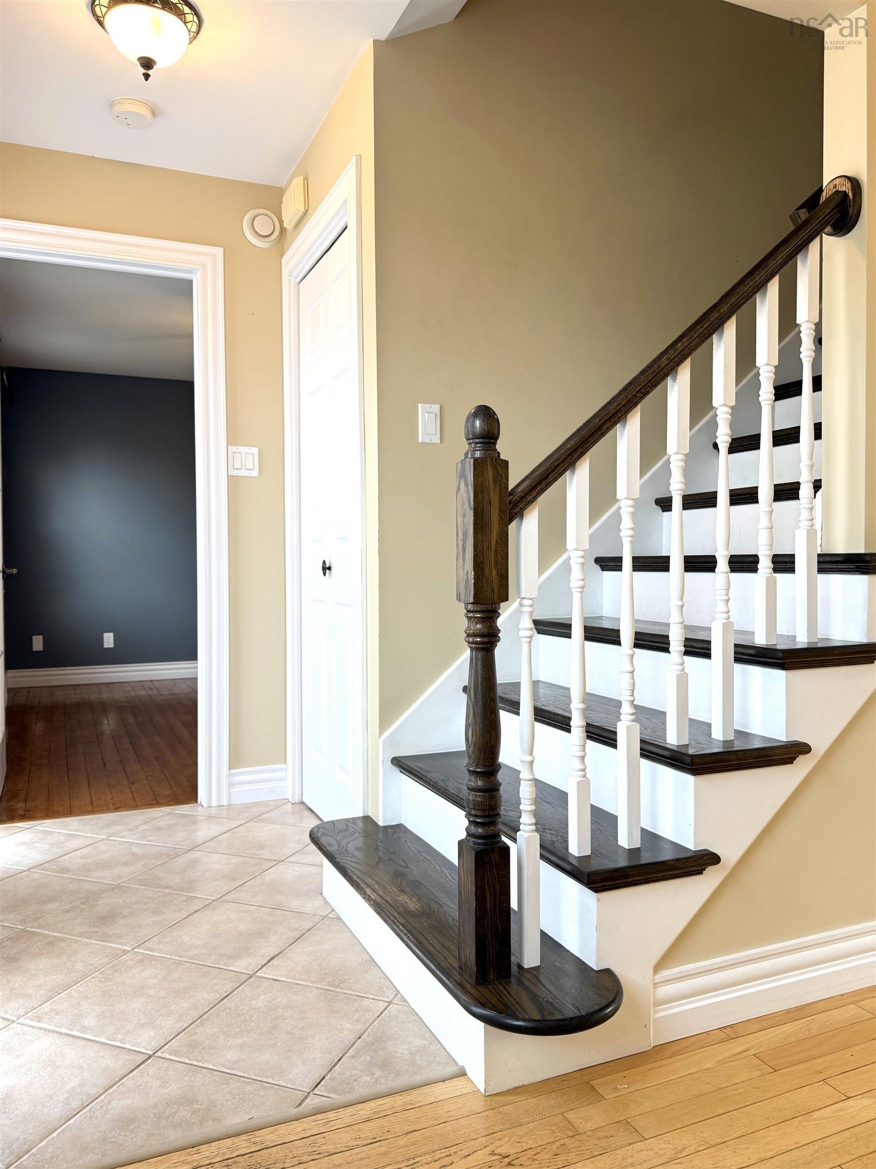 $379,900.00: 2 Abbey Road, Amherst