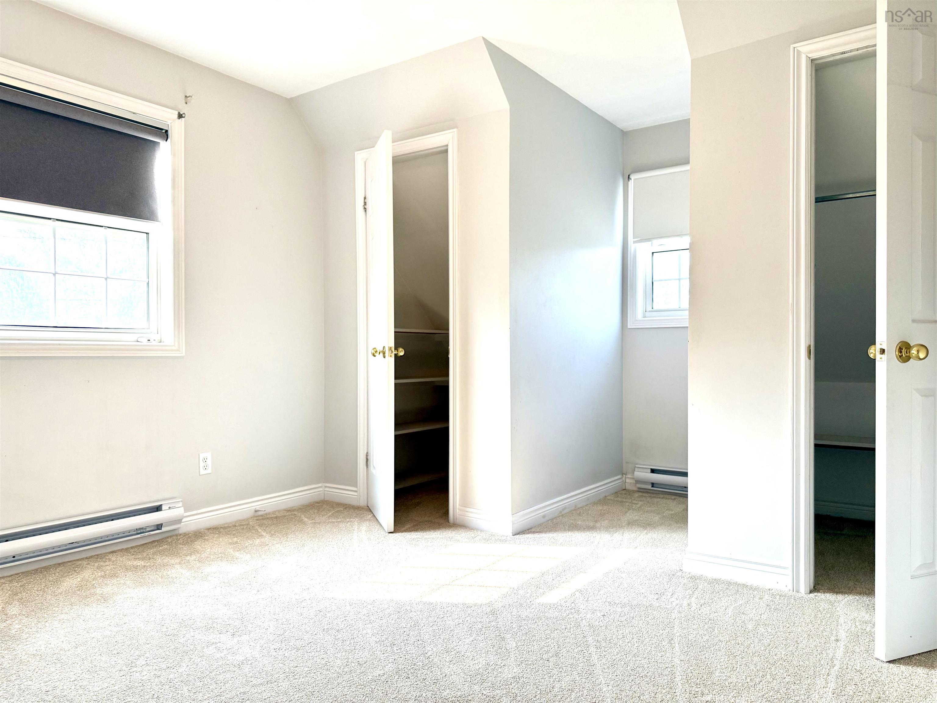 $379,900.00: 2 Abbey Road, Amherst