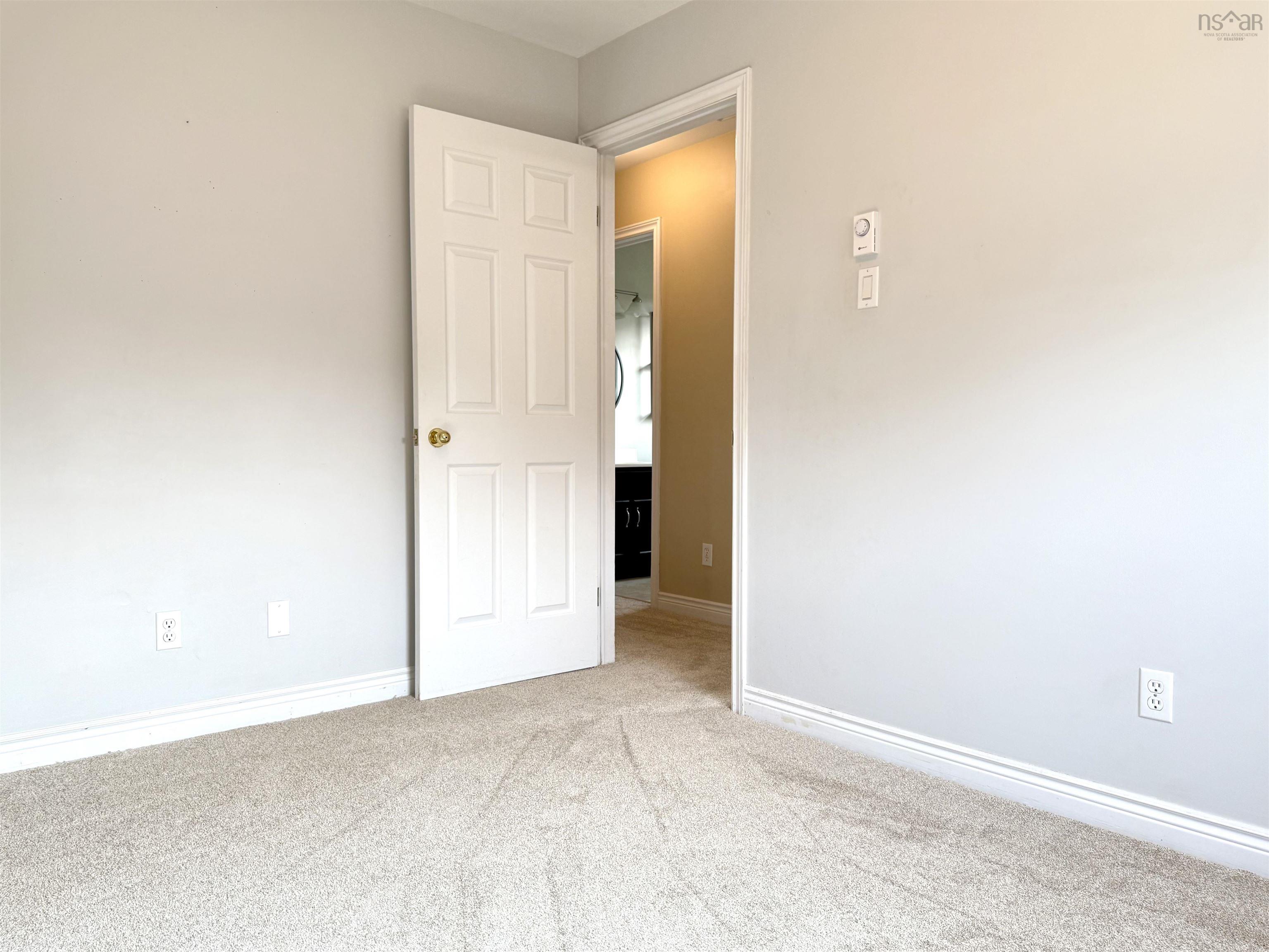 $379,900.00: 2 Abbey Road, Amherst