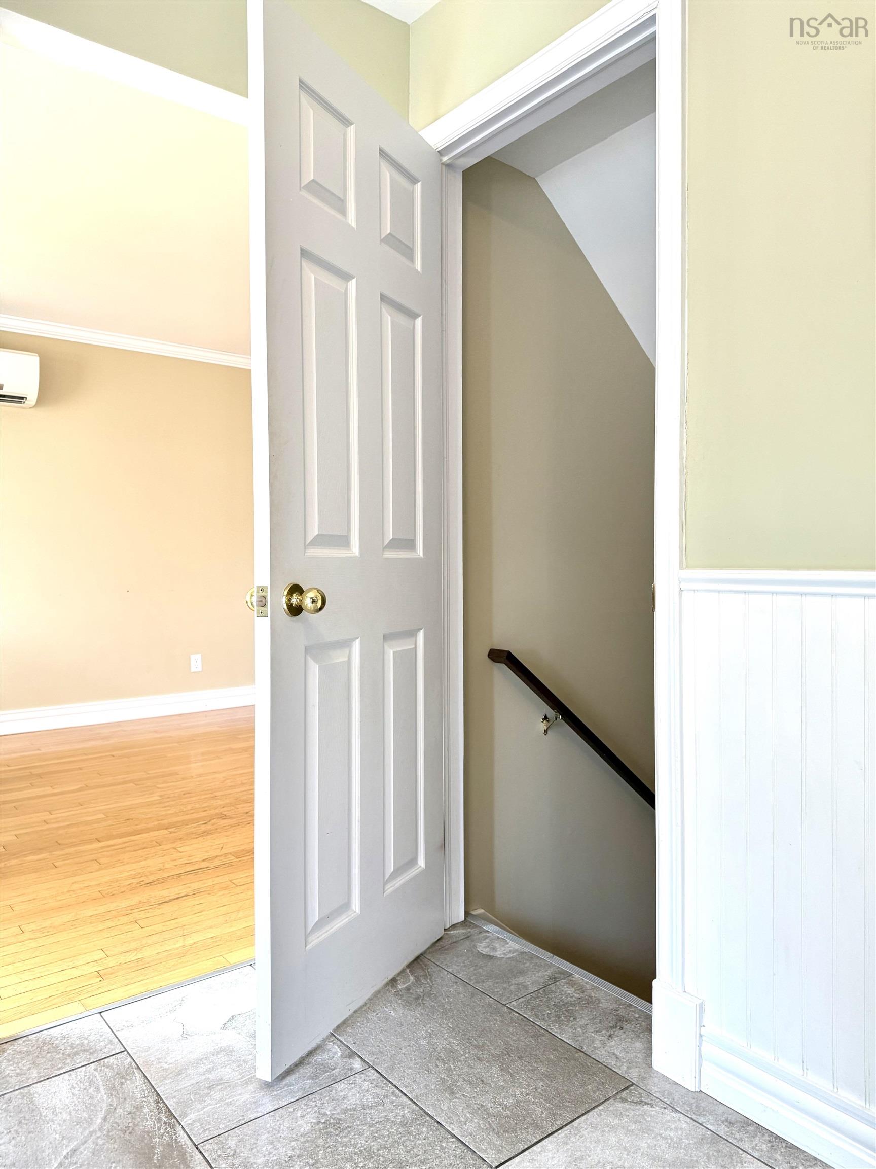 $379,900.00: 2 Abbey Road, Amherst