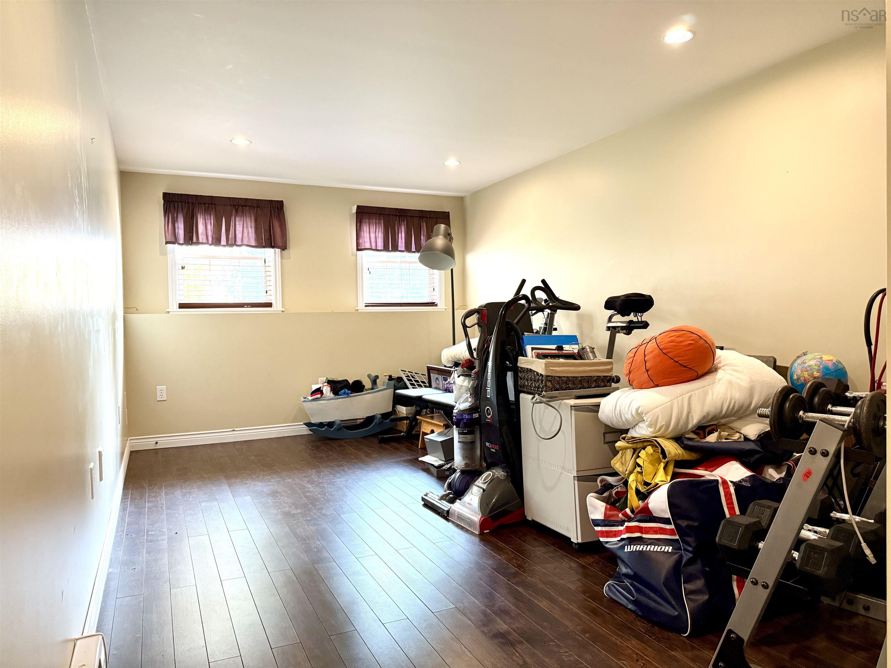 $379,900.00: 2 Abbey Road, Amherst